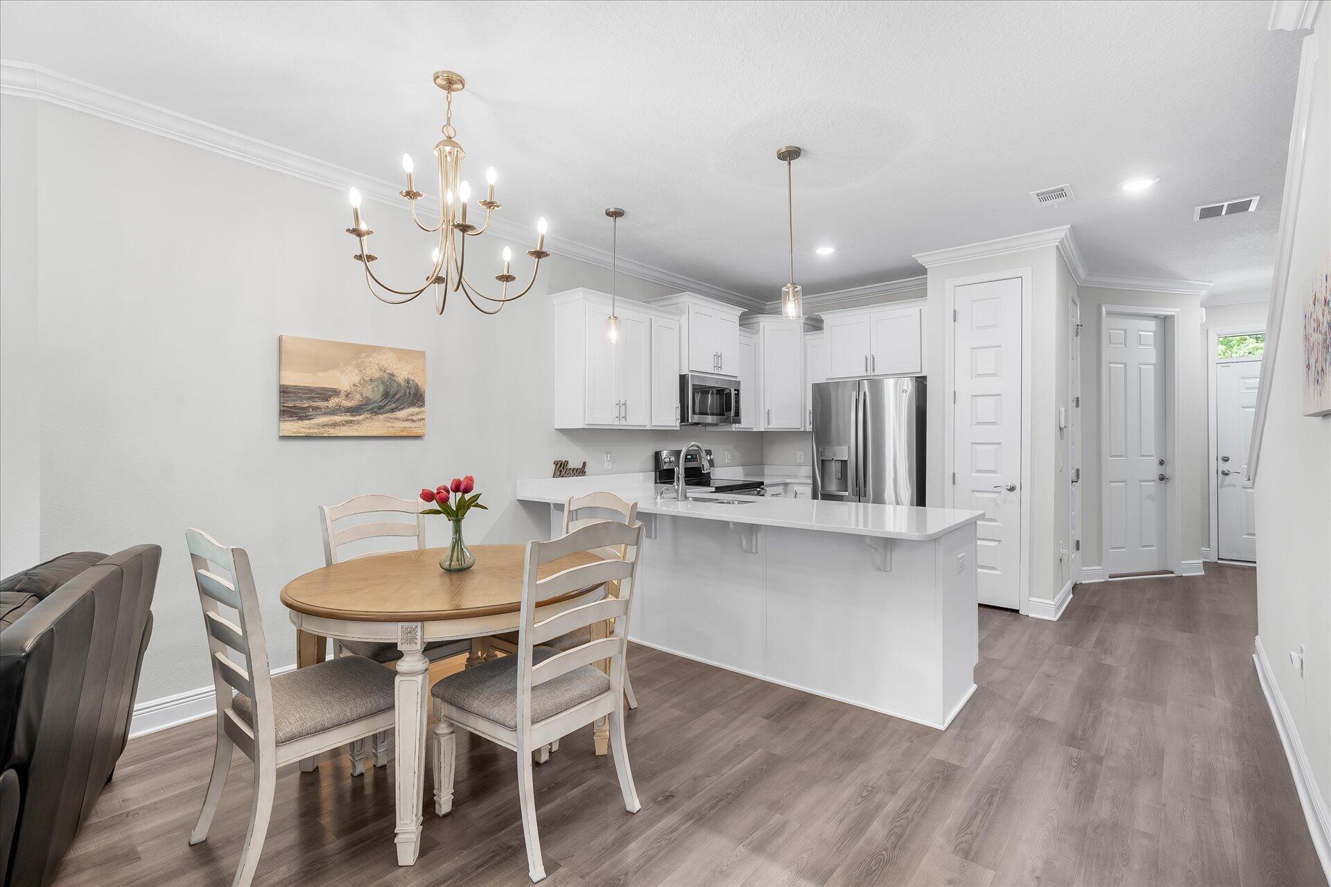 HIDDEN BAY VILLAGE - Residential