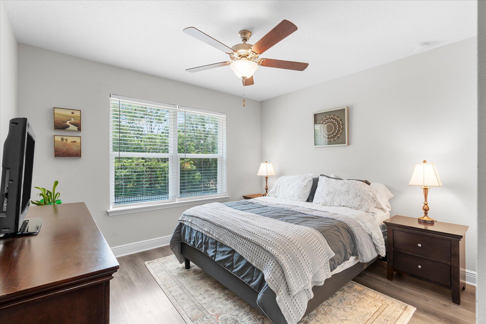 HIDDEN BAY VILLAGE - Residential