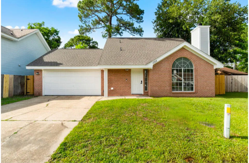 LAKE CHARLESTON - Residential