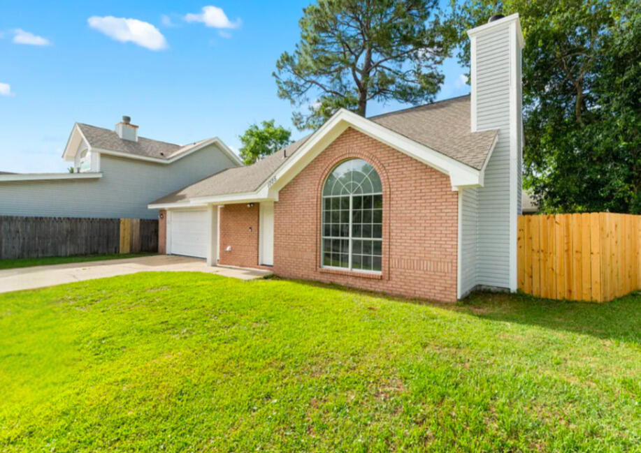 LAKE CHARLESTON - Residential
