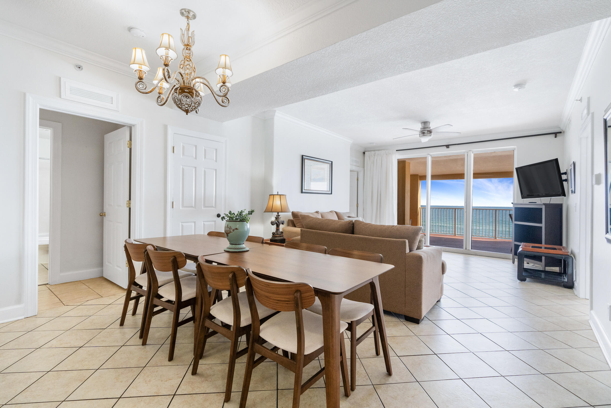TROPIC WINDS - Residential