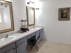 KELLIE'S WAY - Residential