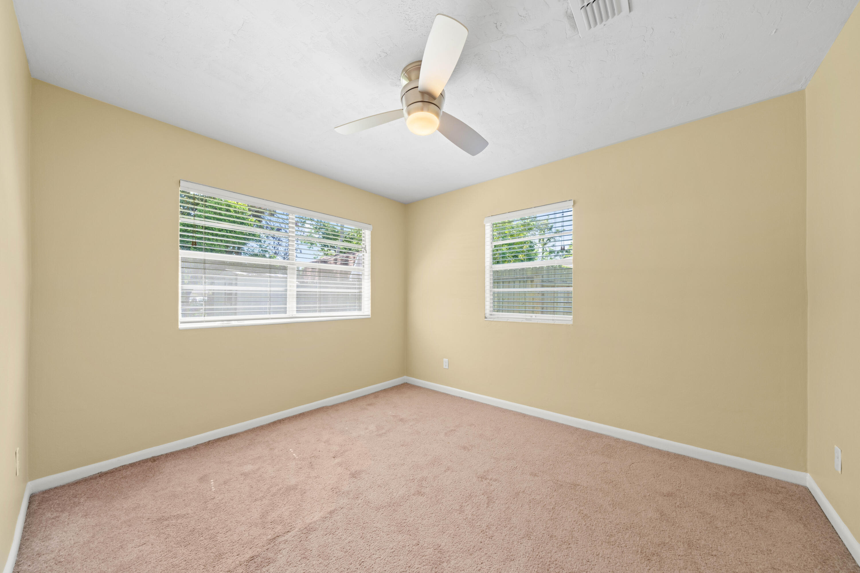 OAK TREE PARK - Residential