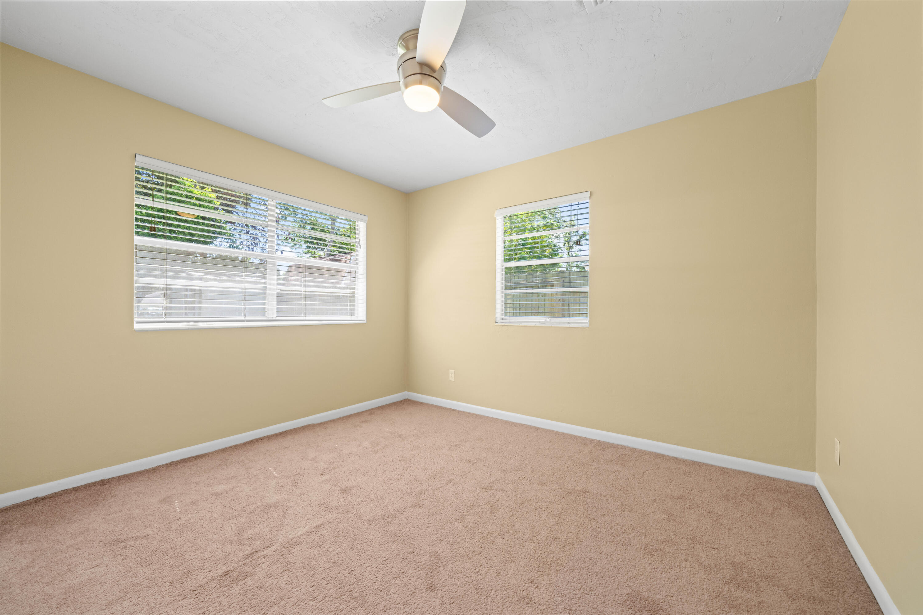 OAK TREE PARK - Residential