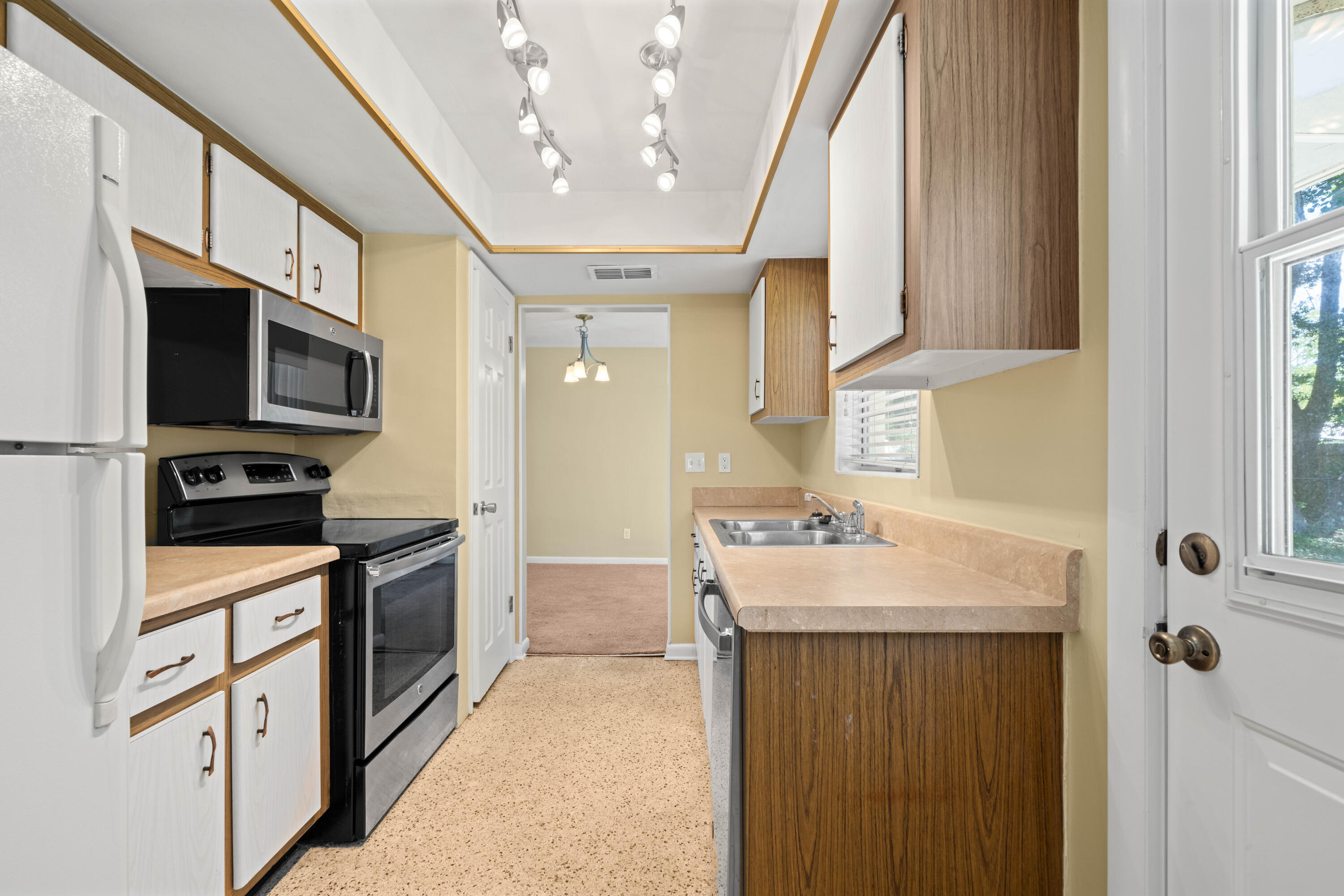 OAK TREE PARK - Residential