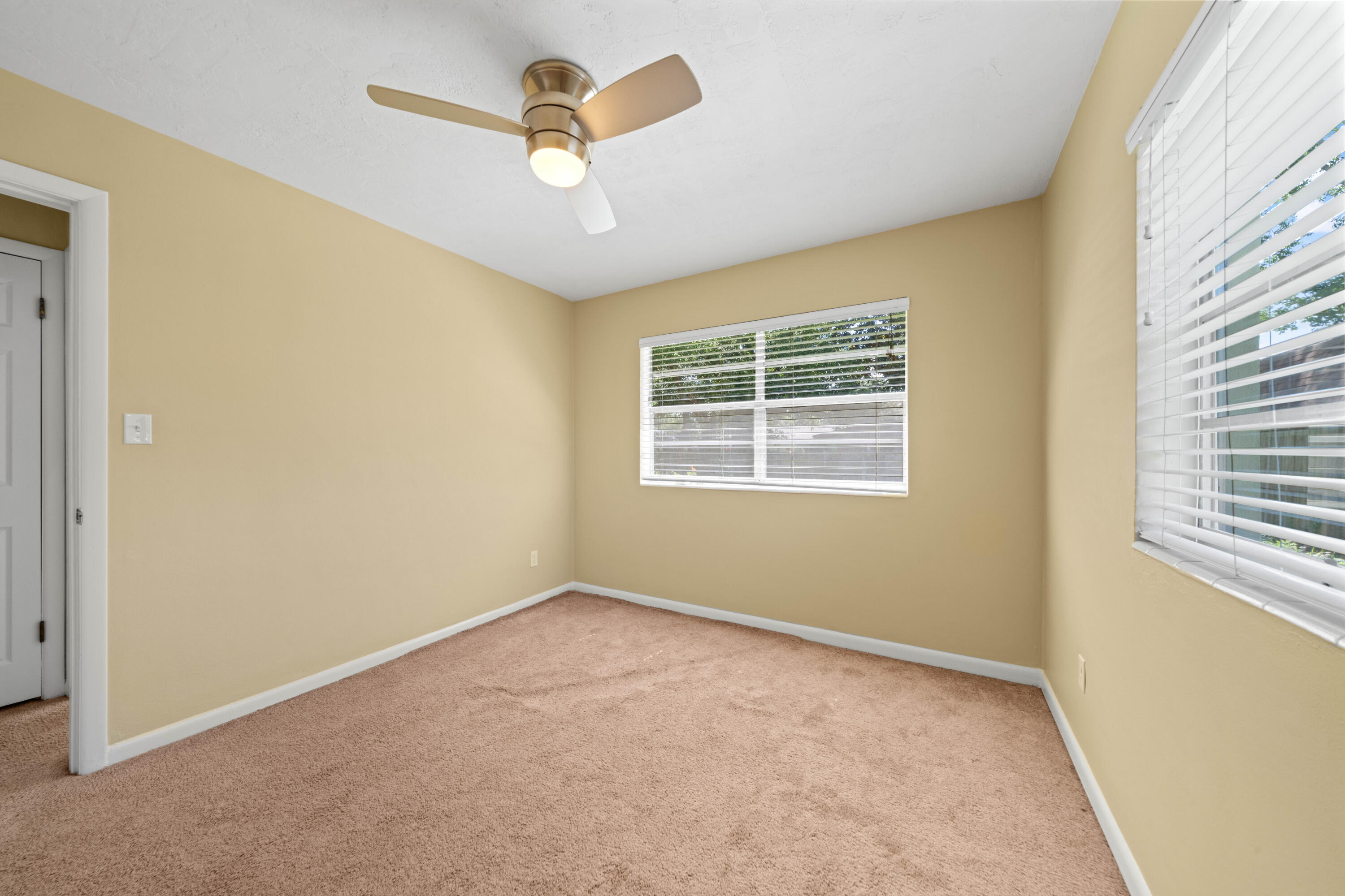 OAK TREE PARK - Residential