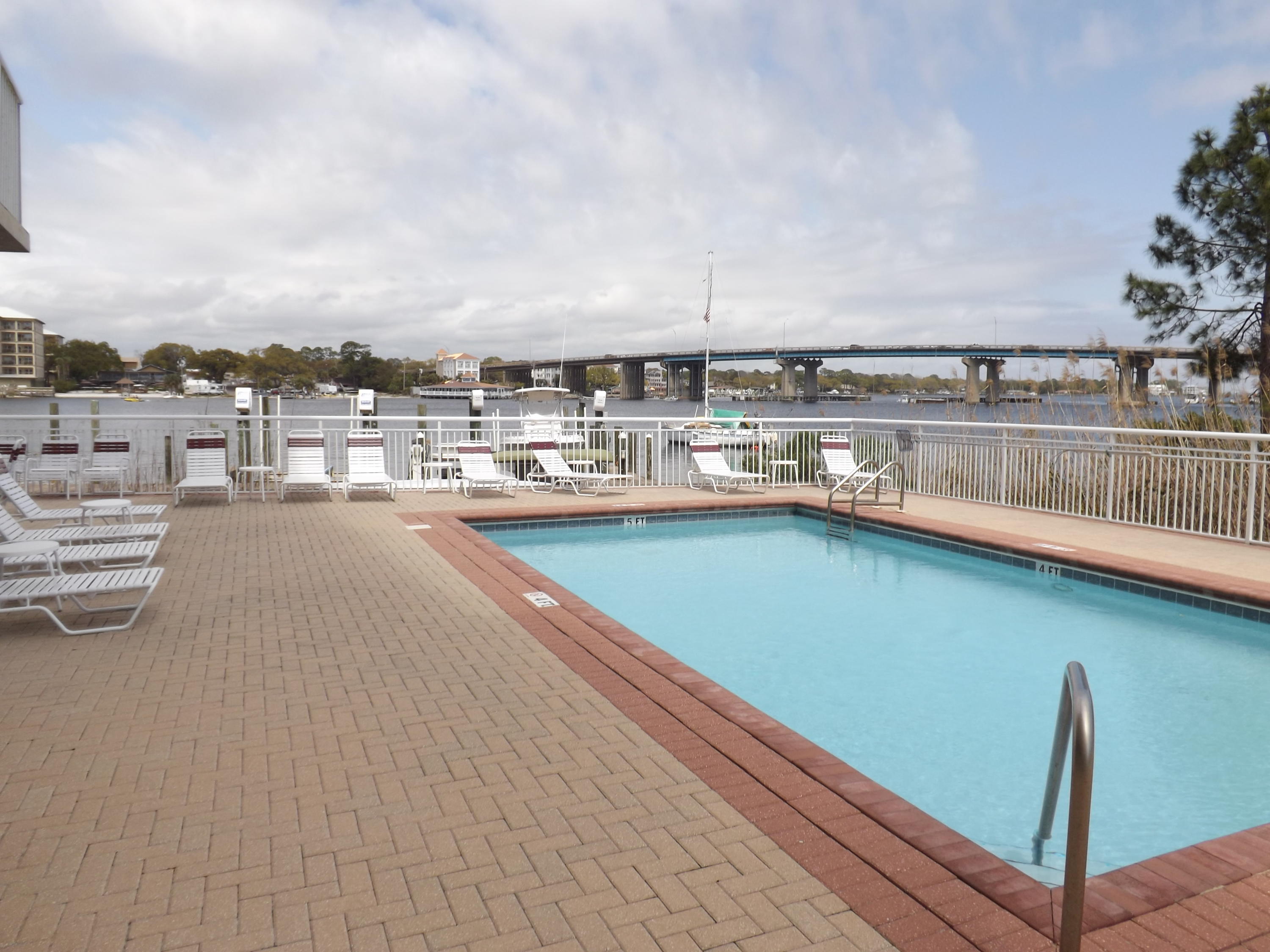 PALM COURT YACHT CLUB - Residential