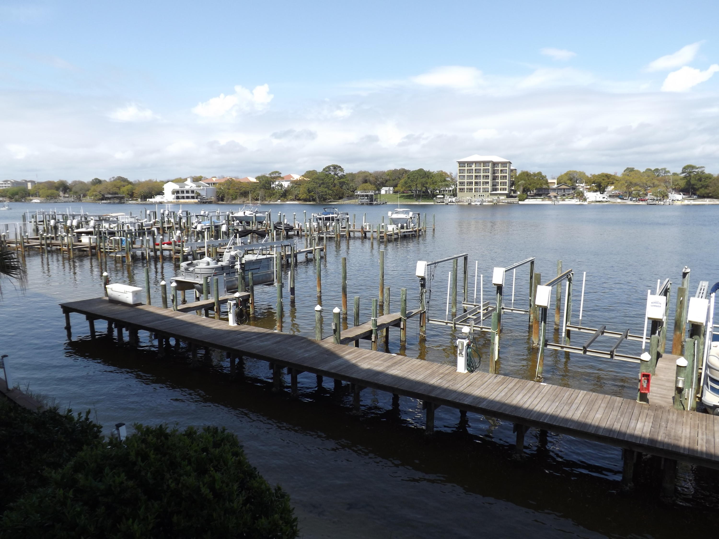 PALM COURT YACHT CLUB - Residential