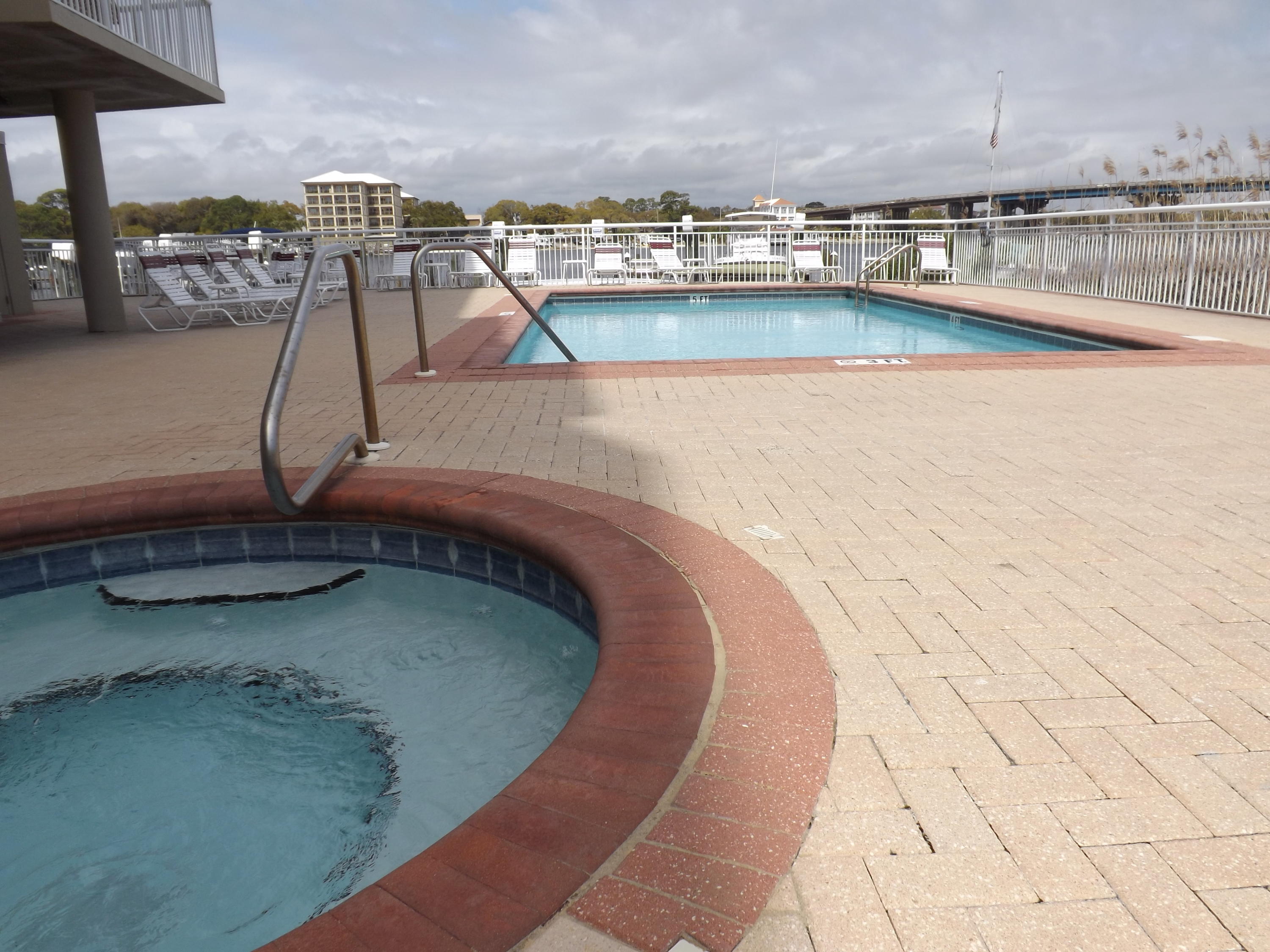 PALM COURT YACHT CLUB - Residential