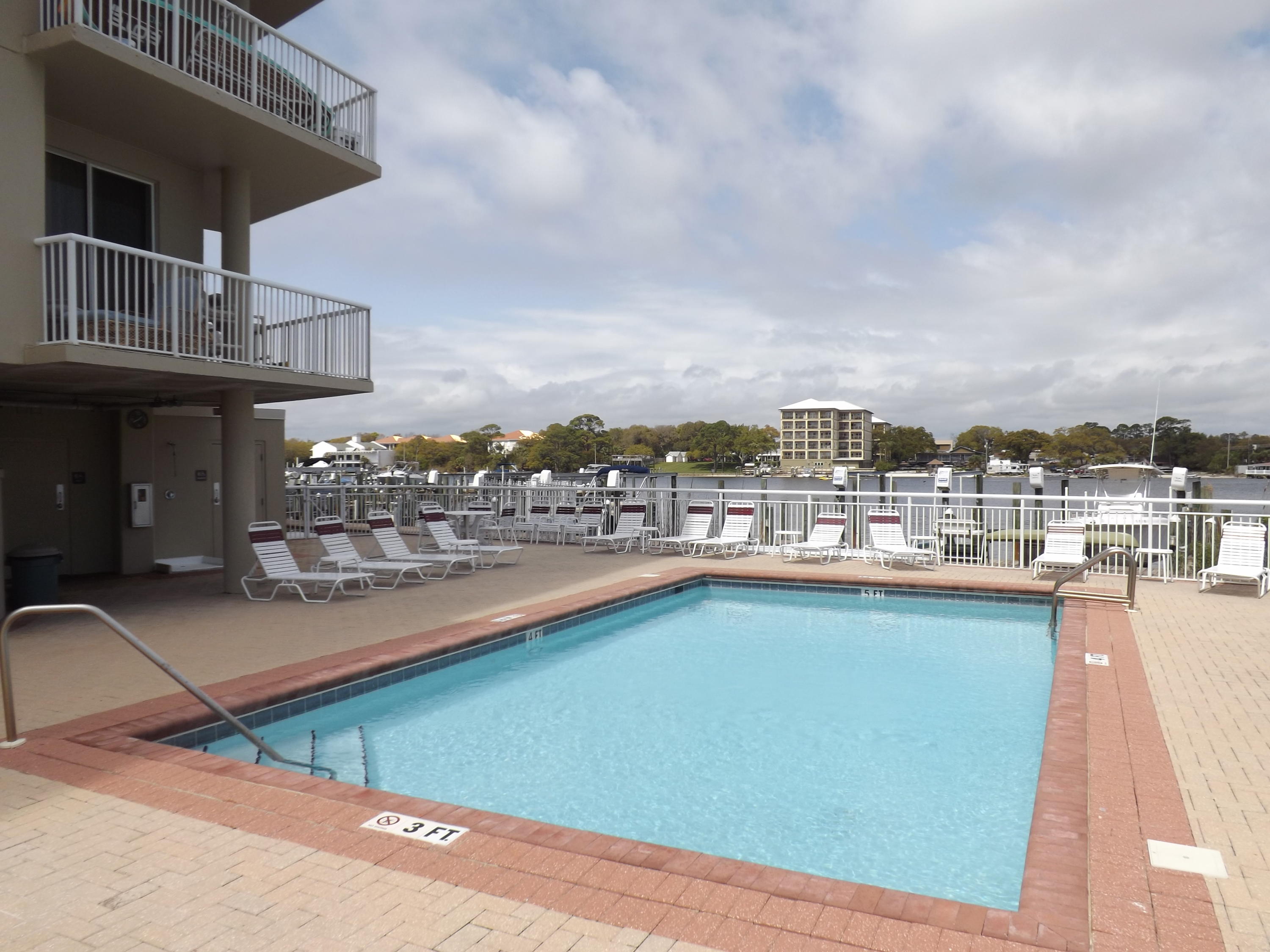 PALM COURT YACHT CLUB - Residential