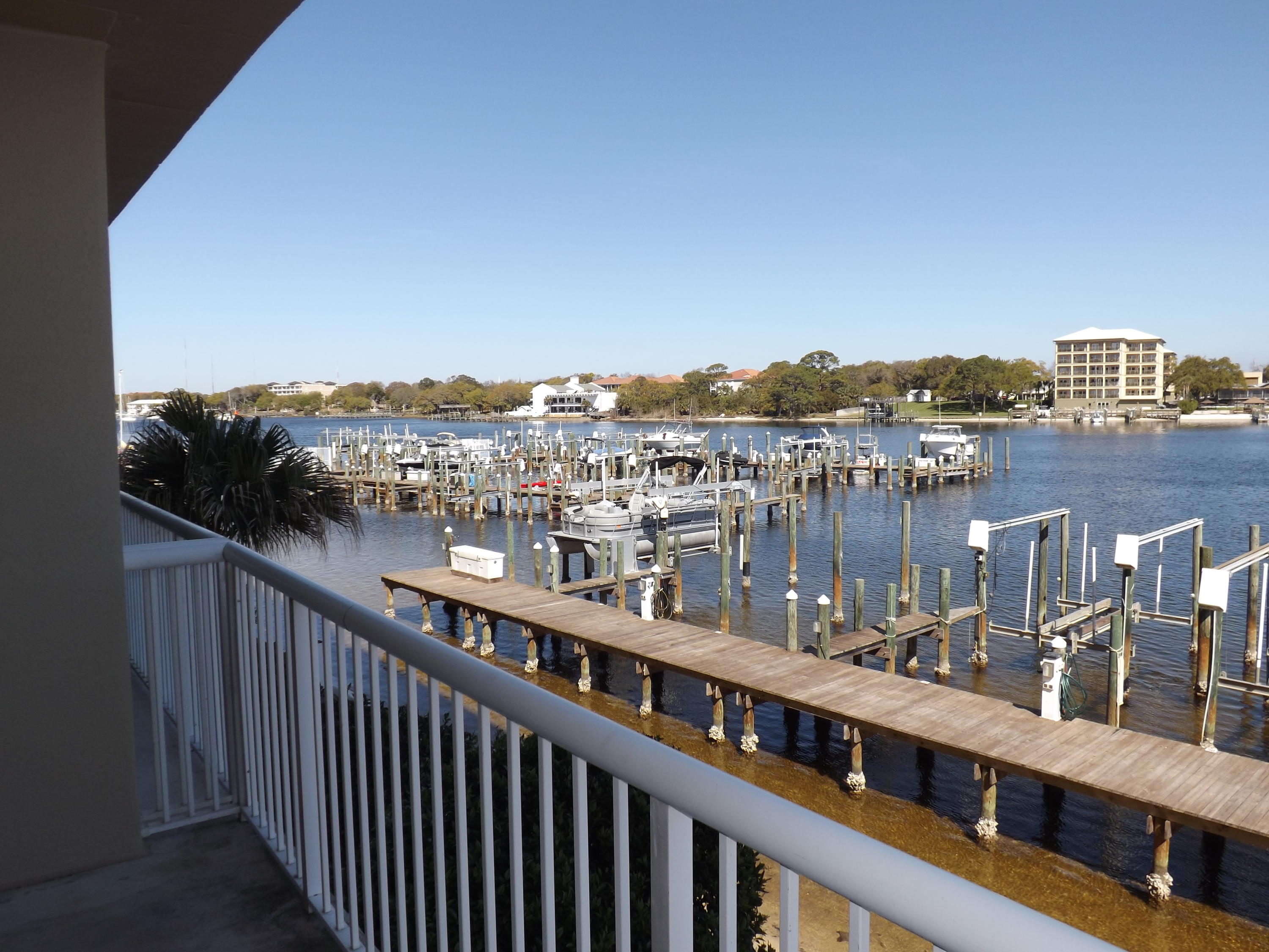 PALM COURT YACHT CLUB - Residential