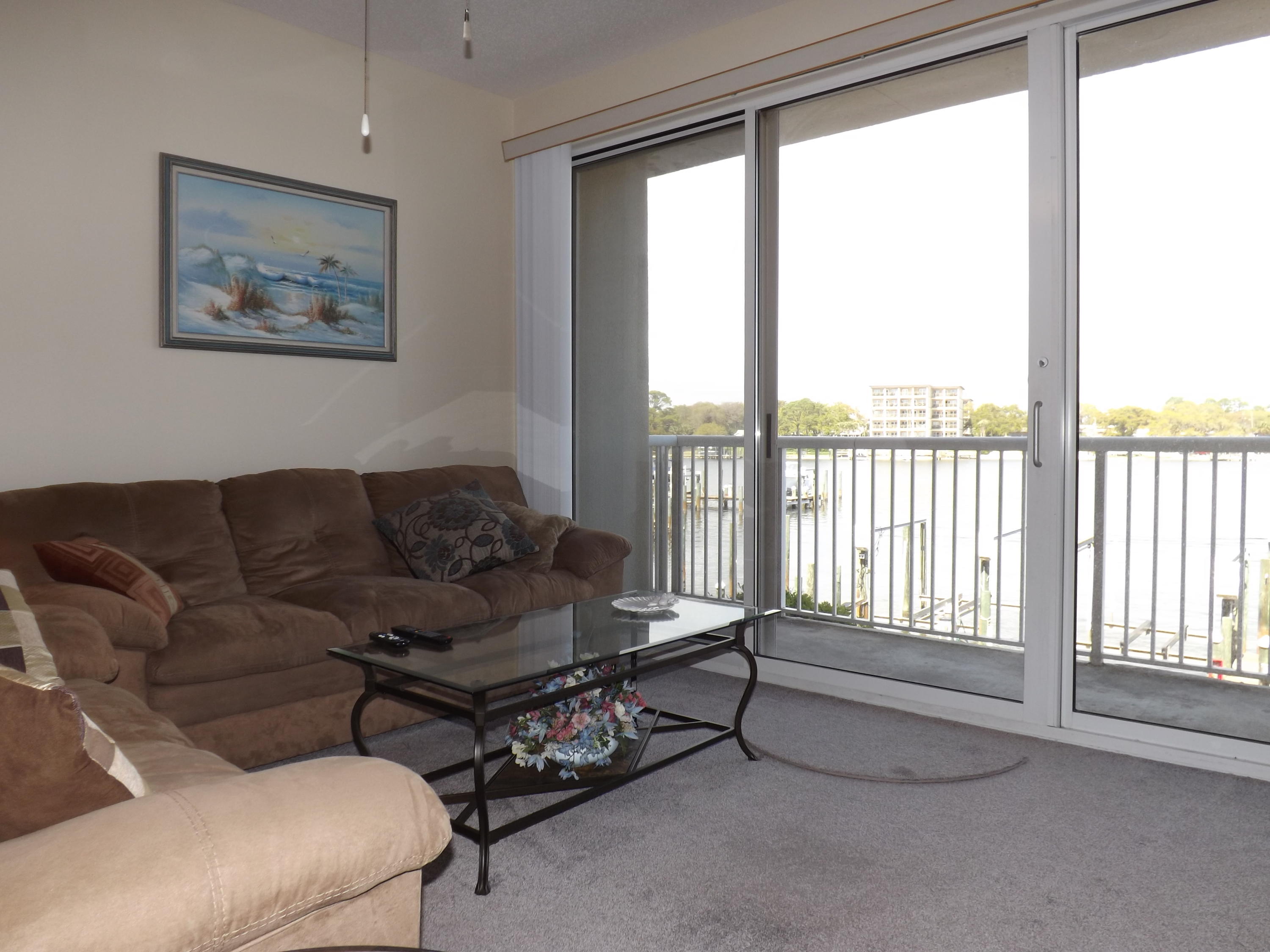 PALM COURT YACHT CLUB - Residential