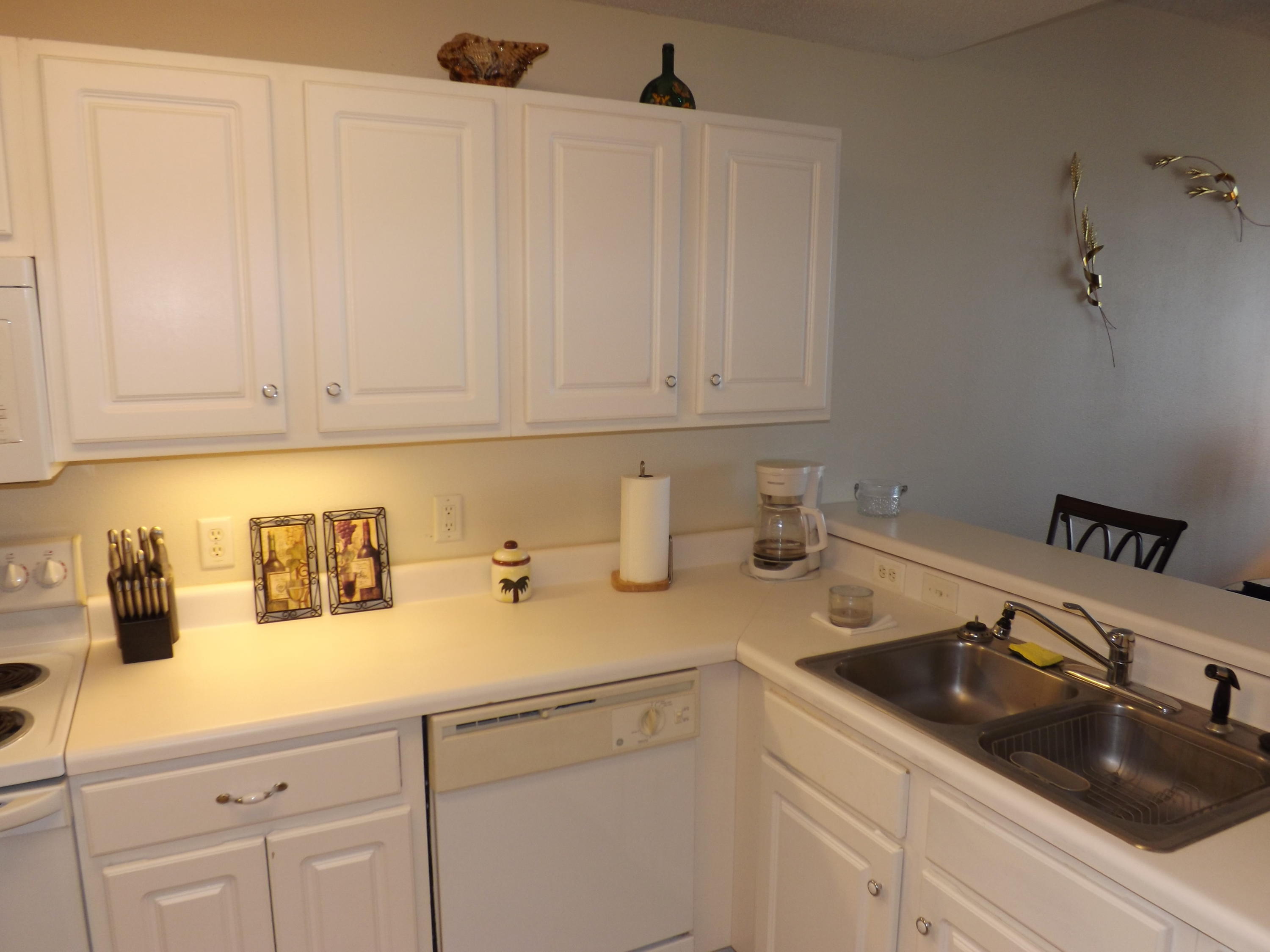 PALM COURT YACHT CLUB - Residential