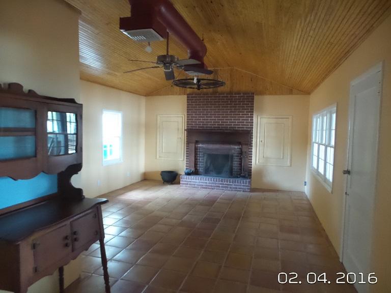 MOONEYS NORTH S/D - Residential Lease