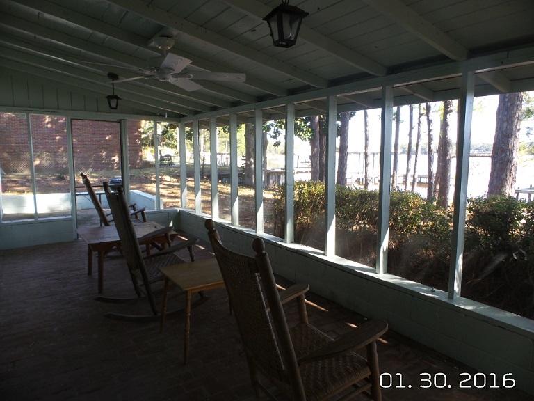 MOONEYS NORTH S/D - Residential Lease