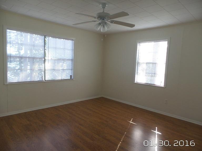 MOONEYS NORTH S/D - Residential Lease