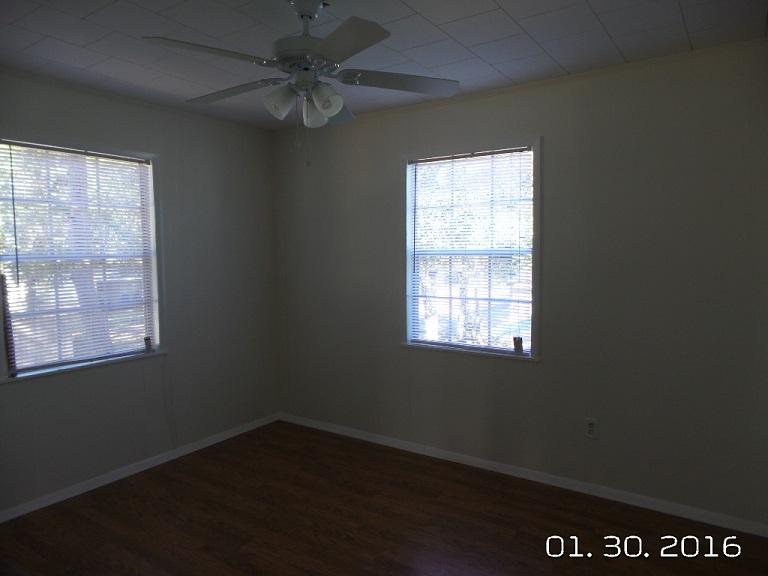 MOONEYS NORTH S/D - Residential Lease