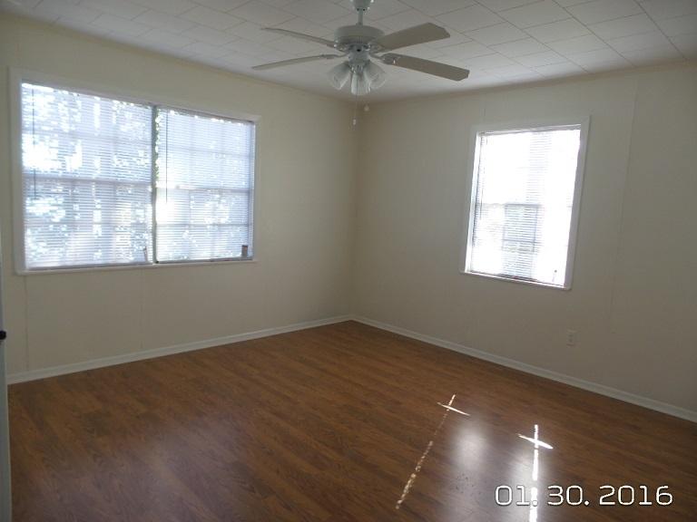 MOONEYS NORTH S/D - Residential Lease