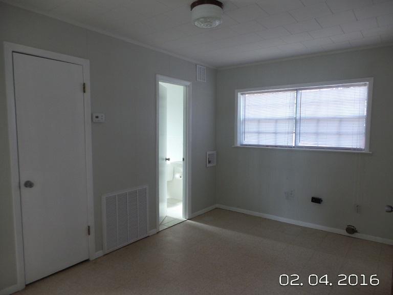 MOONEYS NORTH S/D - Residential Lease