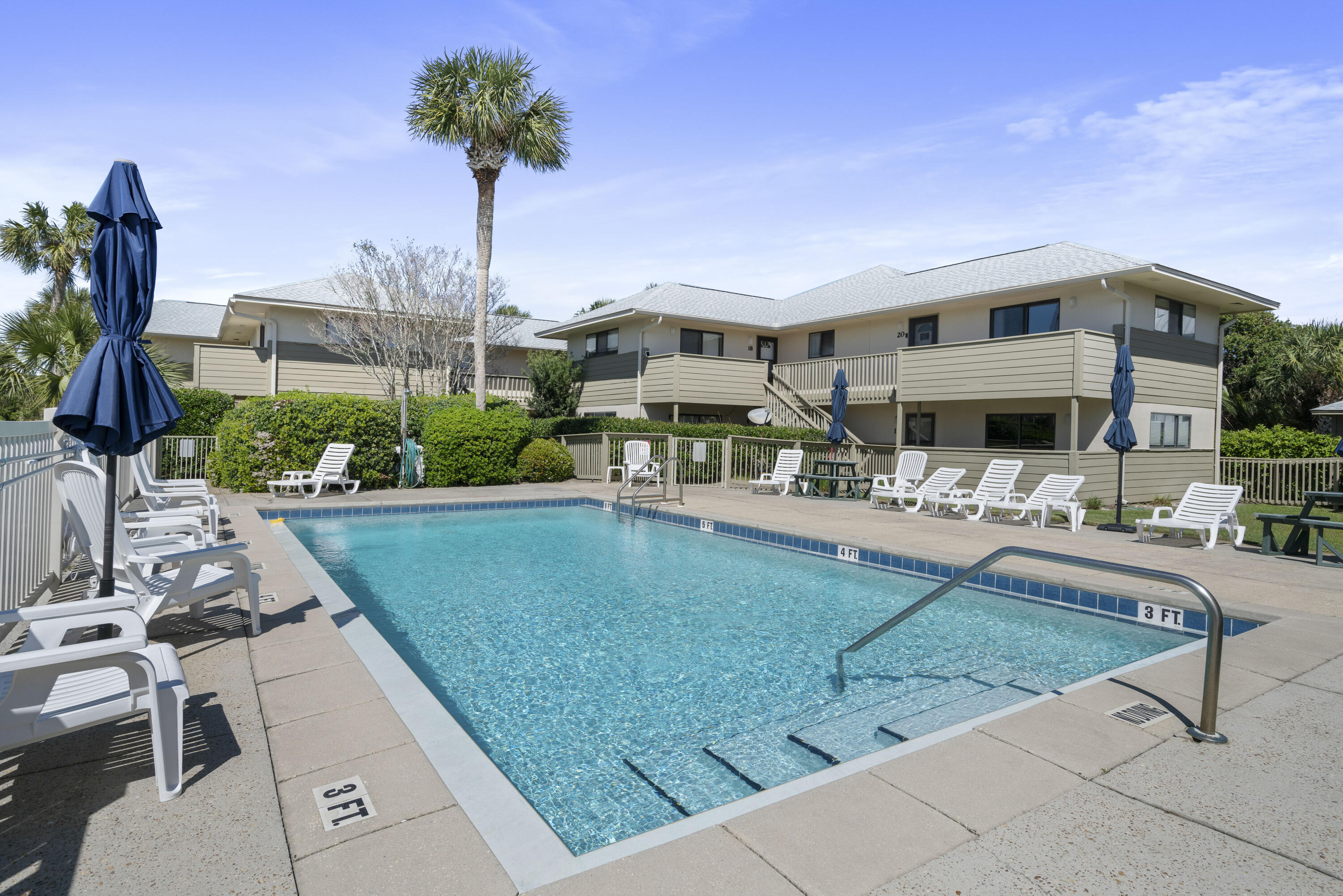 CROSS CREEK CLUB CONDO - Residential
