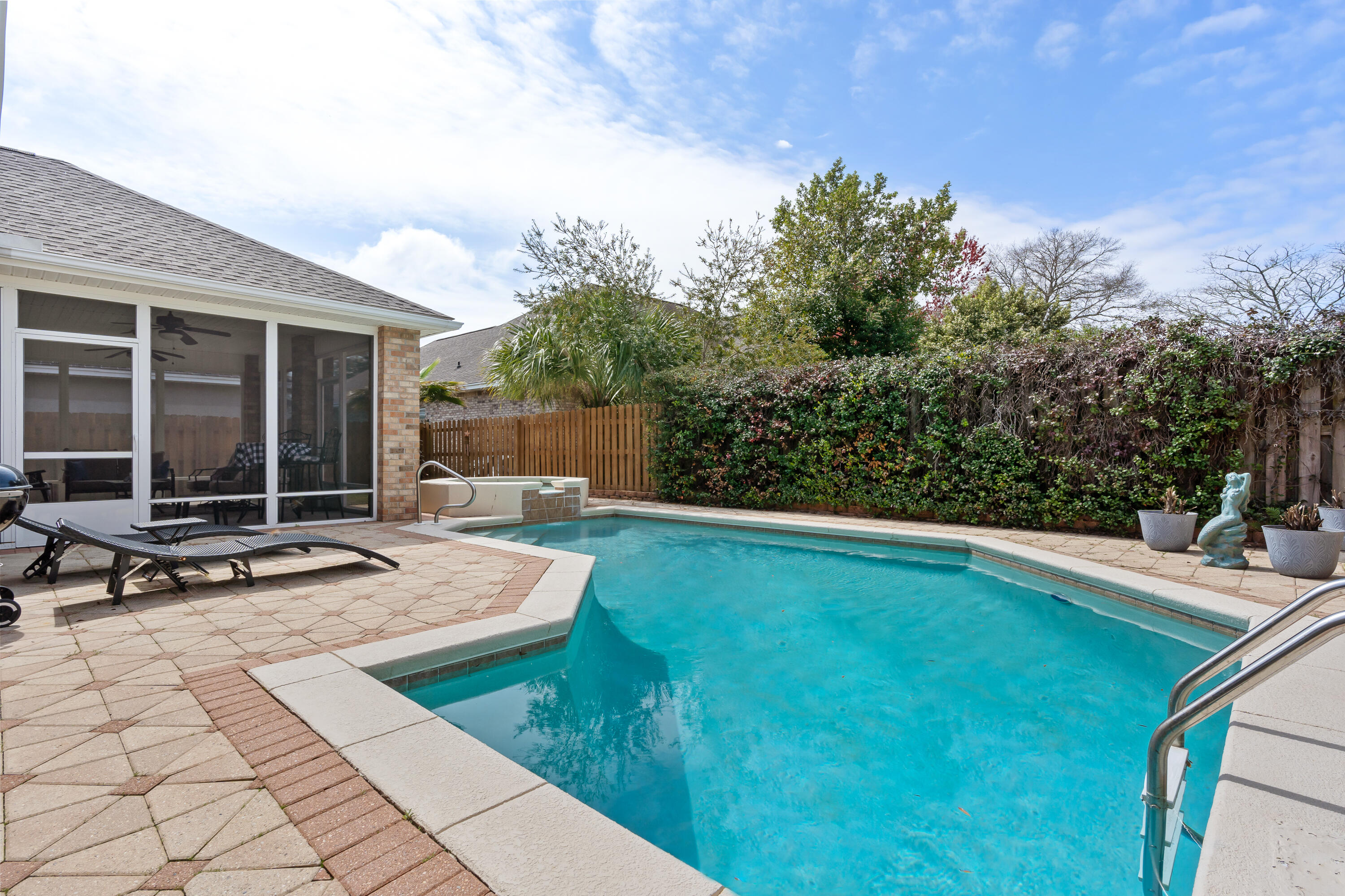 BRIDGEPORT COLONY - Residential