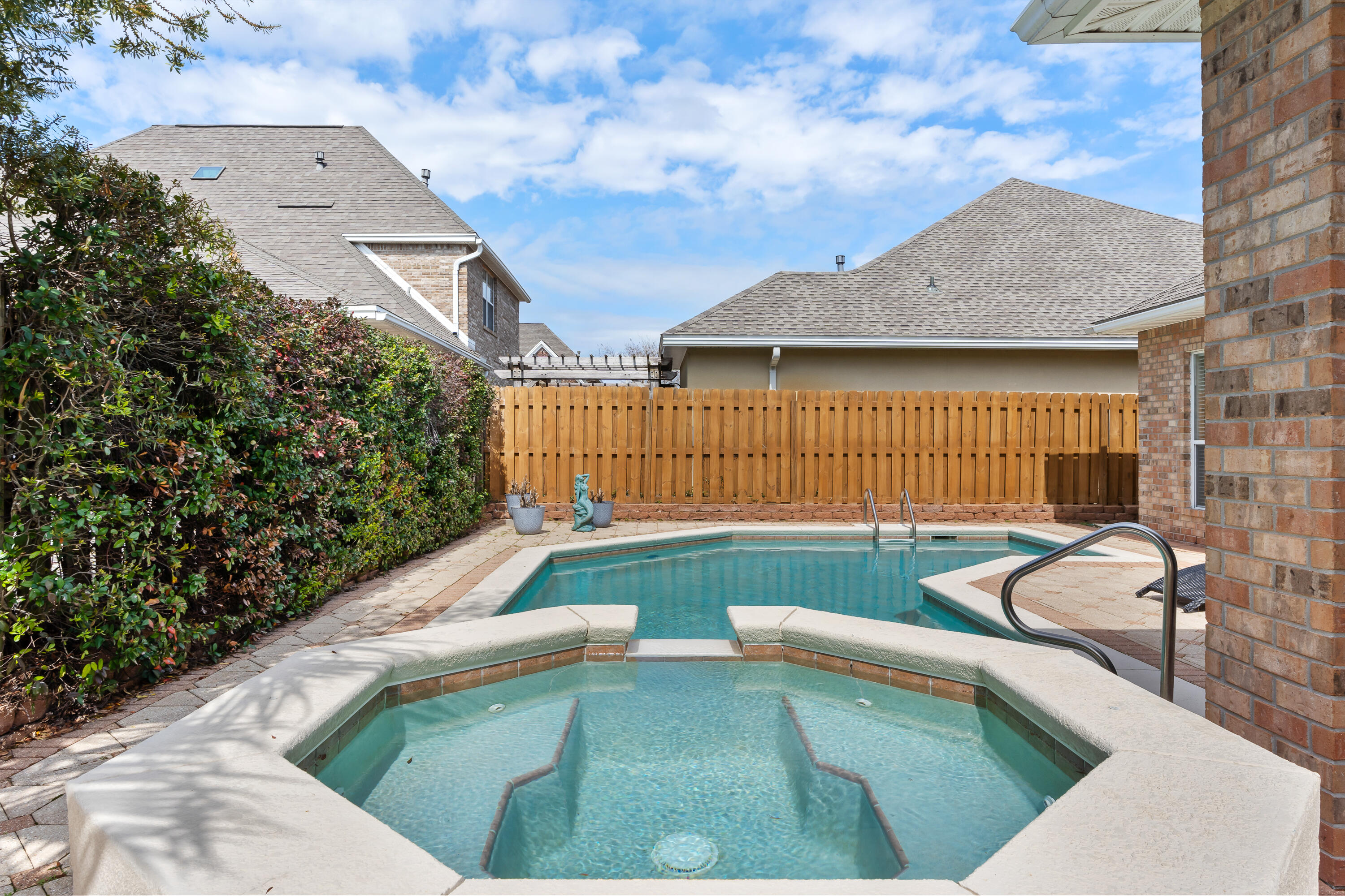 BRIDGEPORT COLONY - Residential