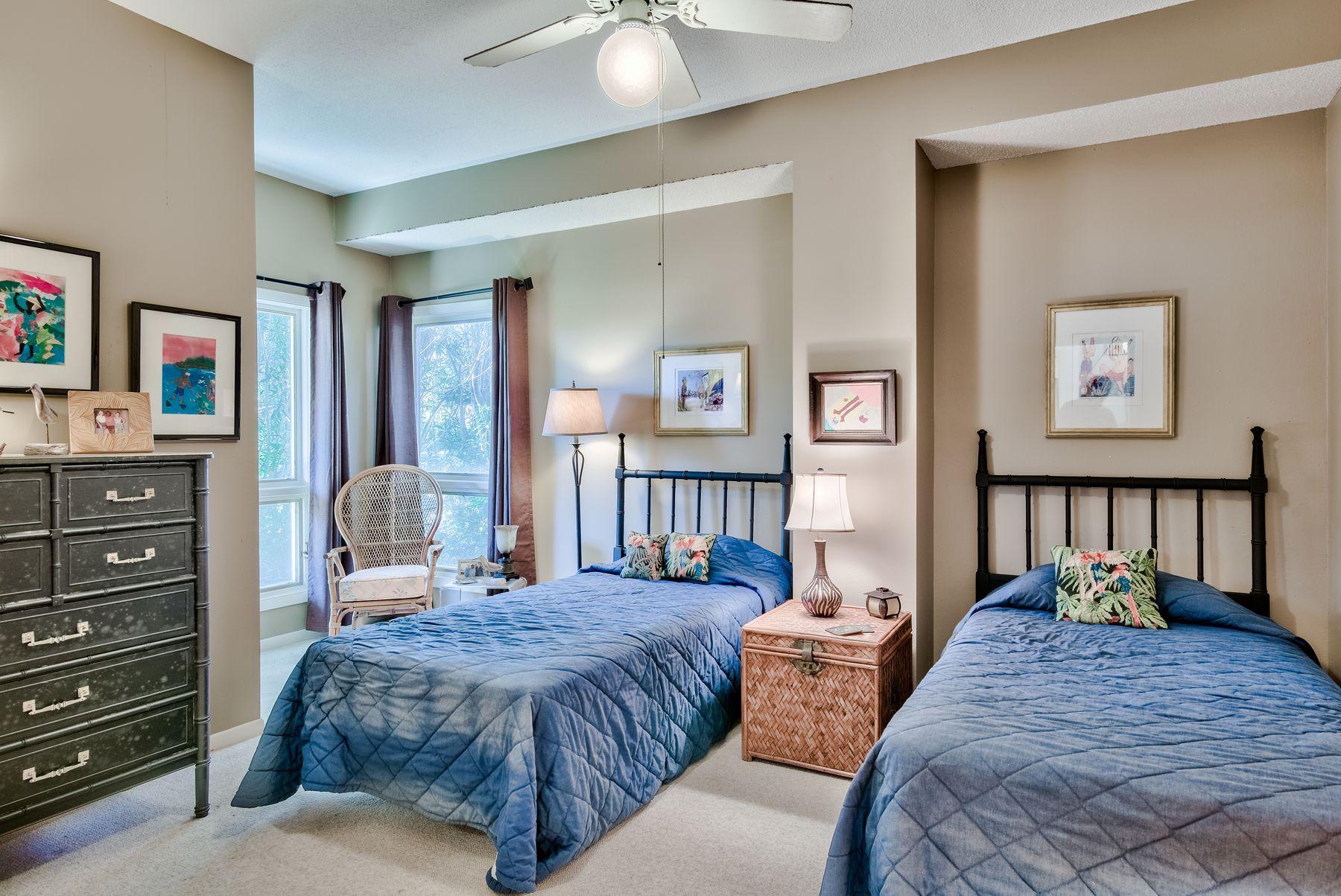 HOLIDAY ISLE - Residential