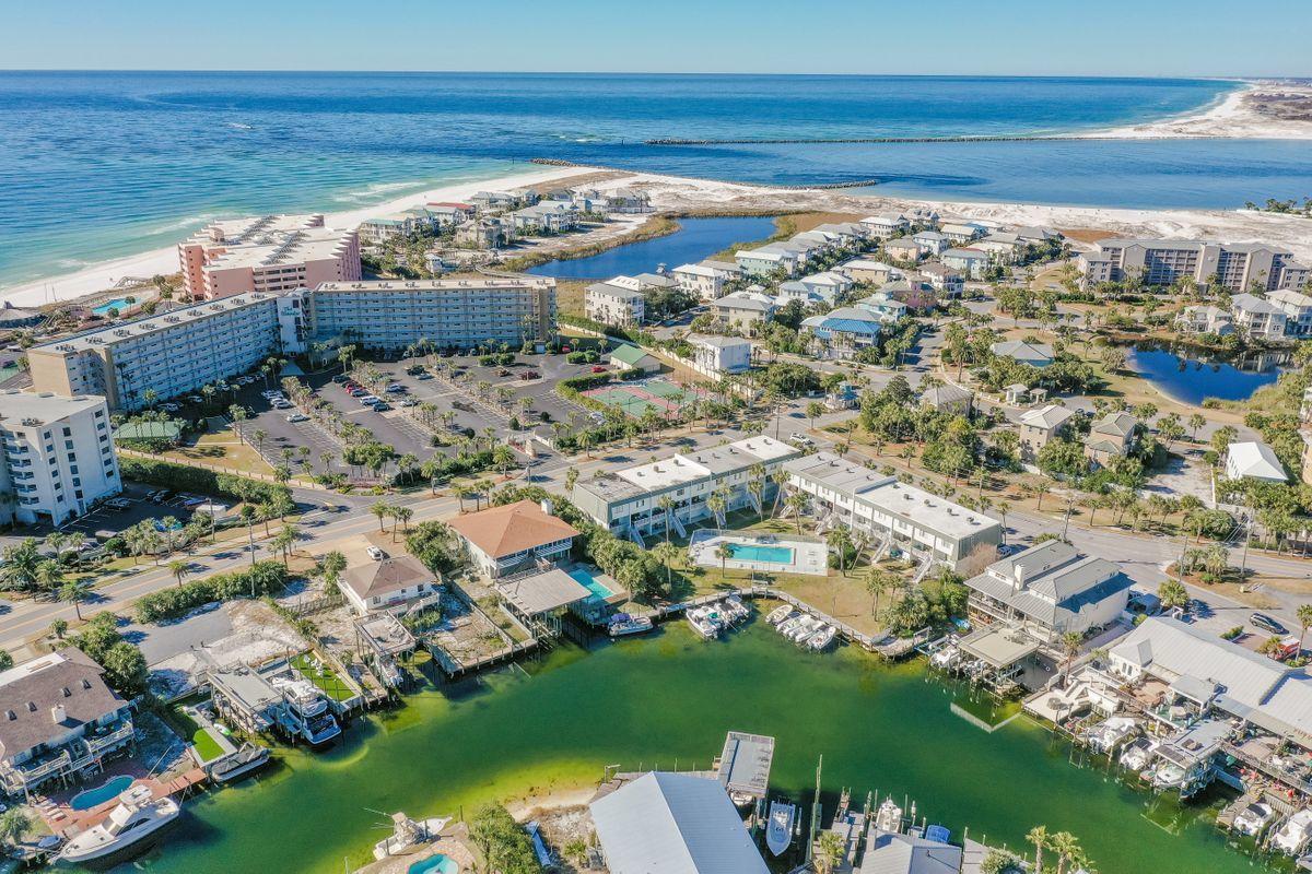 HOLIDAY ISLE - Residential