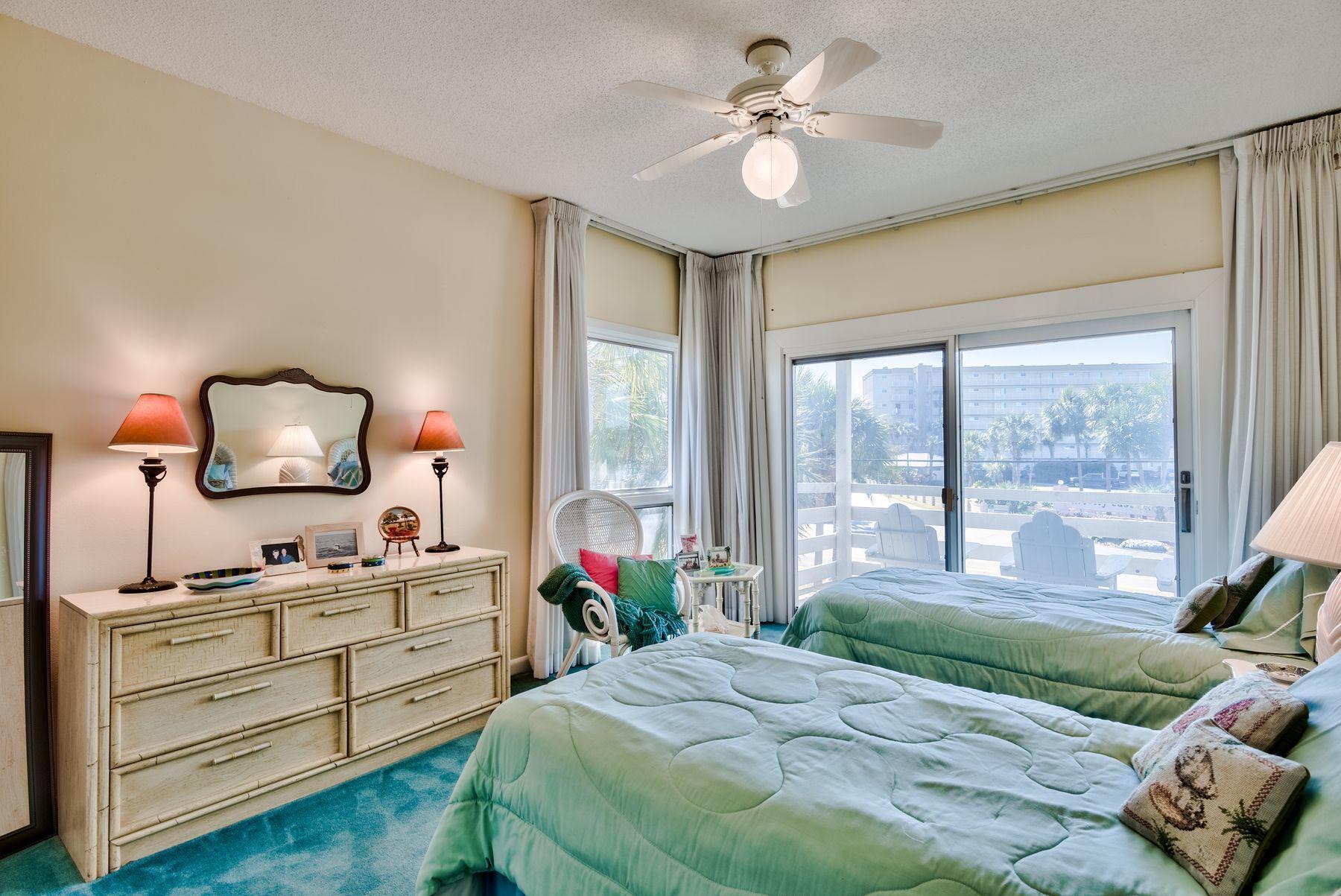 HOLIDAY ISLE - Residential