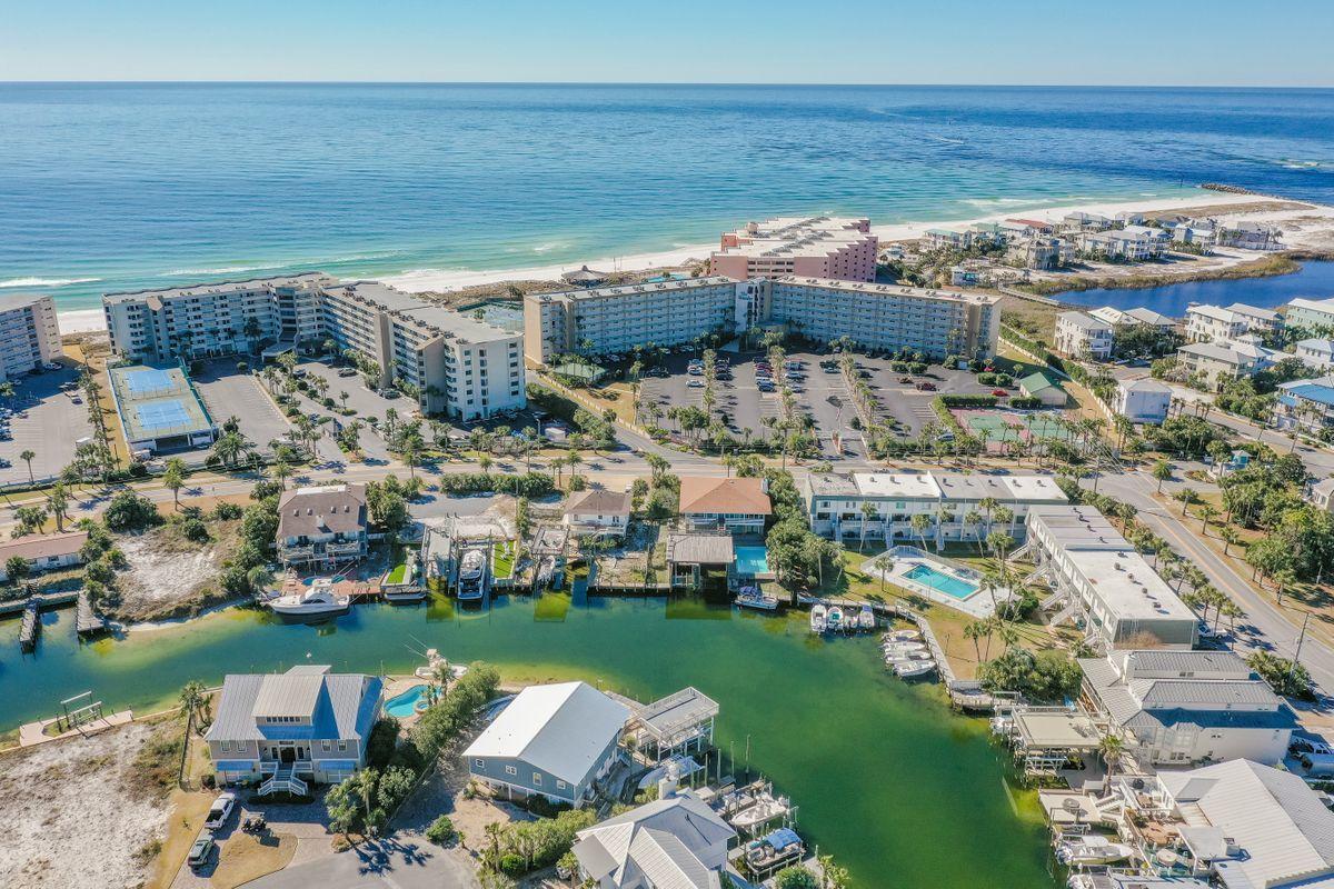 HOLIDAY ISLE - Residential