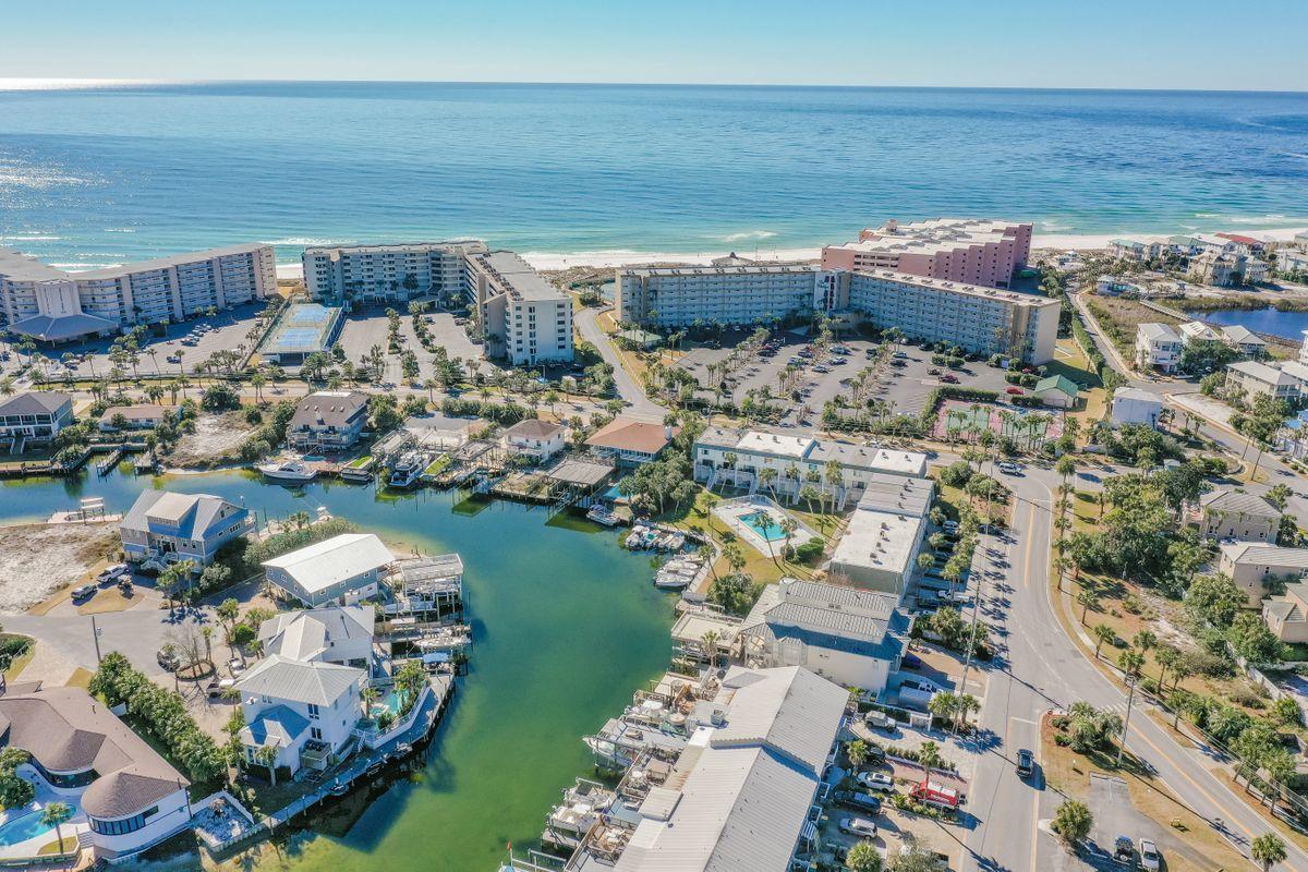 HOLIDAY ISLE - Residential