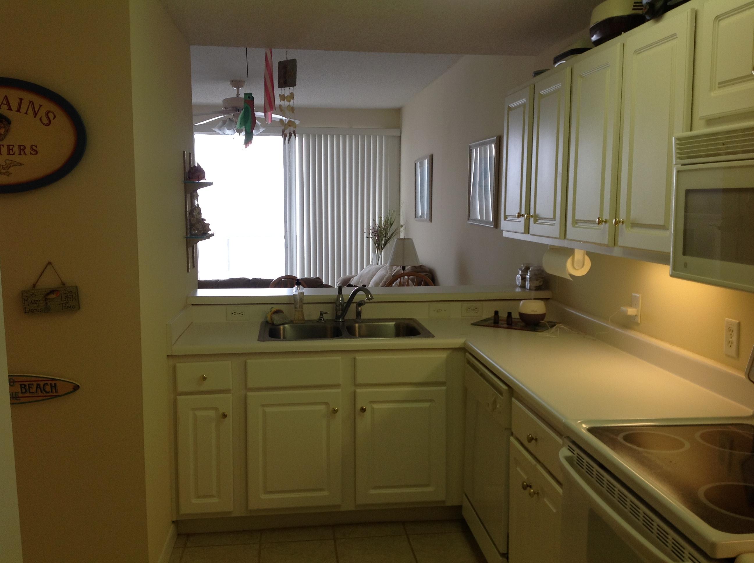 PALM COURT YACHT CLUB - Residential