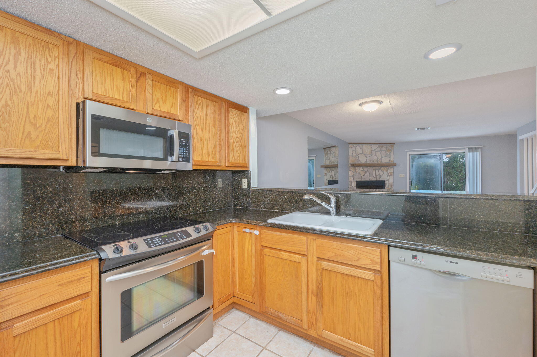 DESTIN RACQUET CLUB T/H - Residential Lease