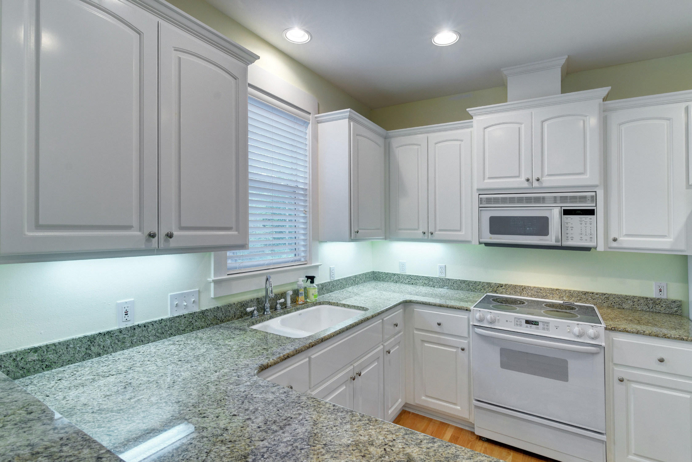 GROVE BY THE SEA - Residential