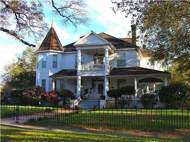 TOWN OF DEFUNIAK SPRINGS - Residential