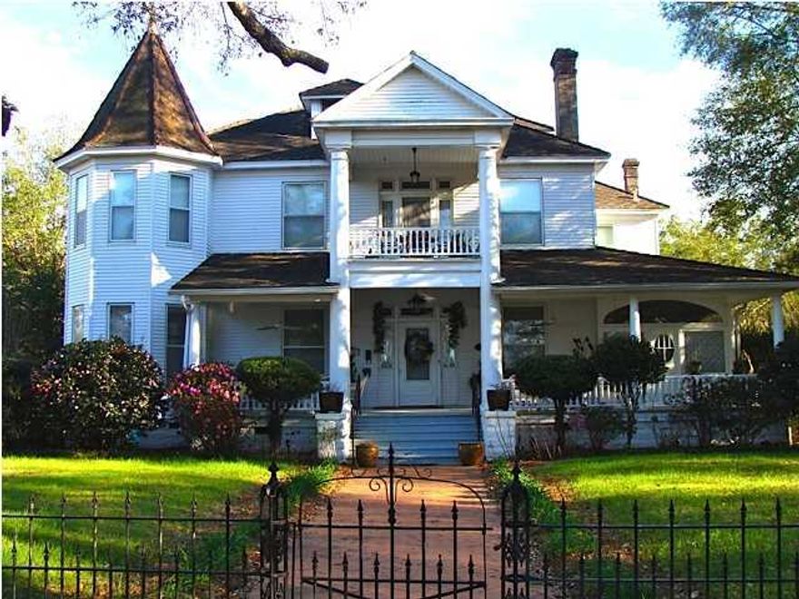 Don't miss this premier Victorian home facing the Lake in the heart of the Historic District. Built from the finest materials in the early 1900's as a place to entertain visiting dignitaries, this 4BR, 4BA house is now listed on the National Register of Historic Places and would be perfect for an owner occupied B&B. The present owners began a 2-year restoration in 1994. All interior walls and ceilings were removed to allow wiring and plumbing updates. All window trim, baseboards, crown molding, wood trim & double pocket doors were removed, refinished and replaced. Tray ceilings were installed in the entry, living room, dining room, and all bathrooms. The original heart pine floors and 9 fireplace mantels were refinished. Custom wood blinds were added to all windows. New kitchen in 2005.