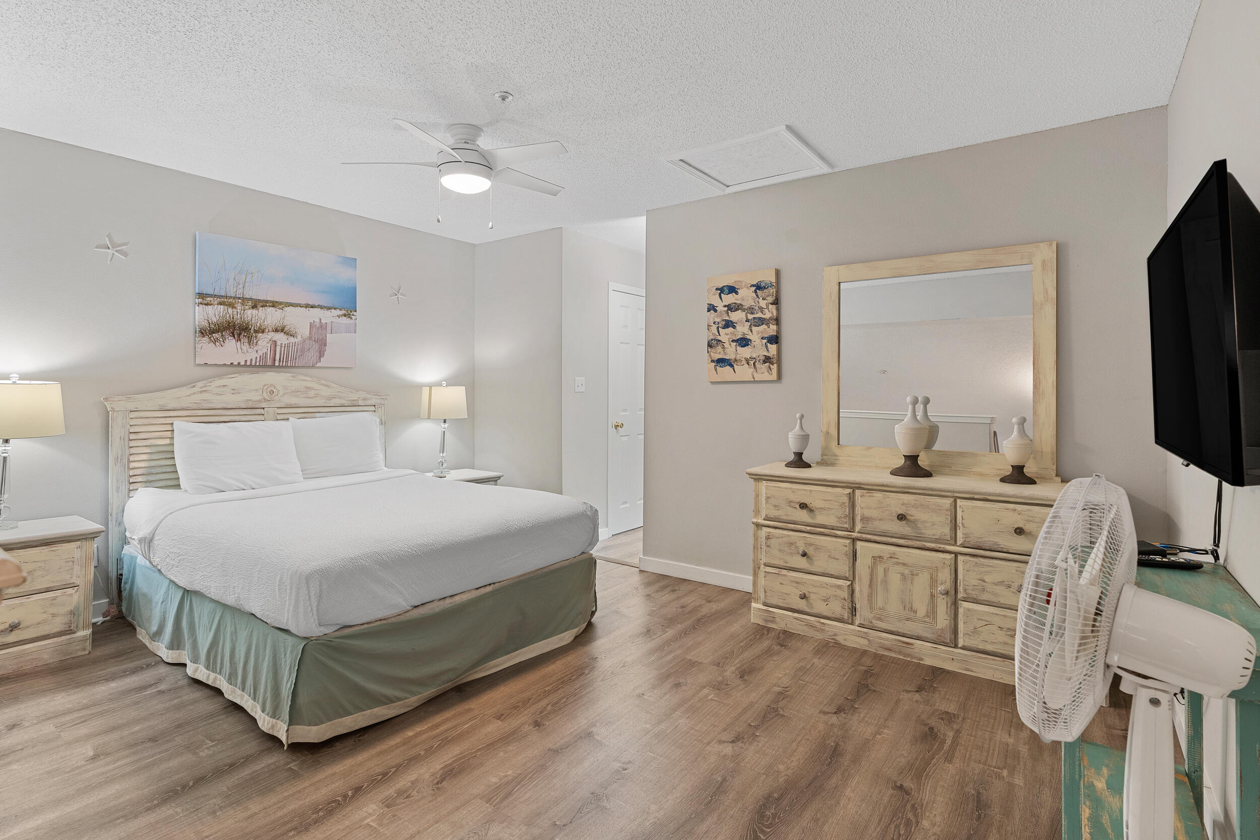 MARAVILLA CONDO 2 - Residential