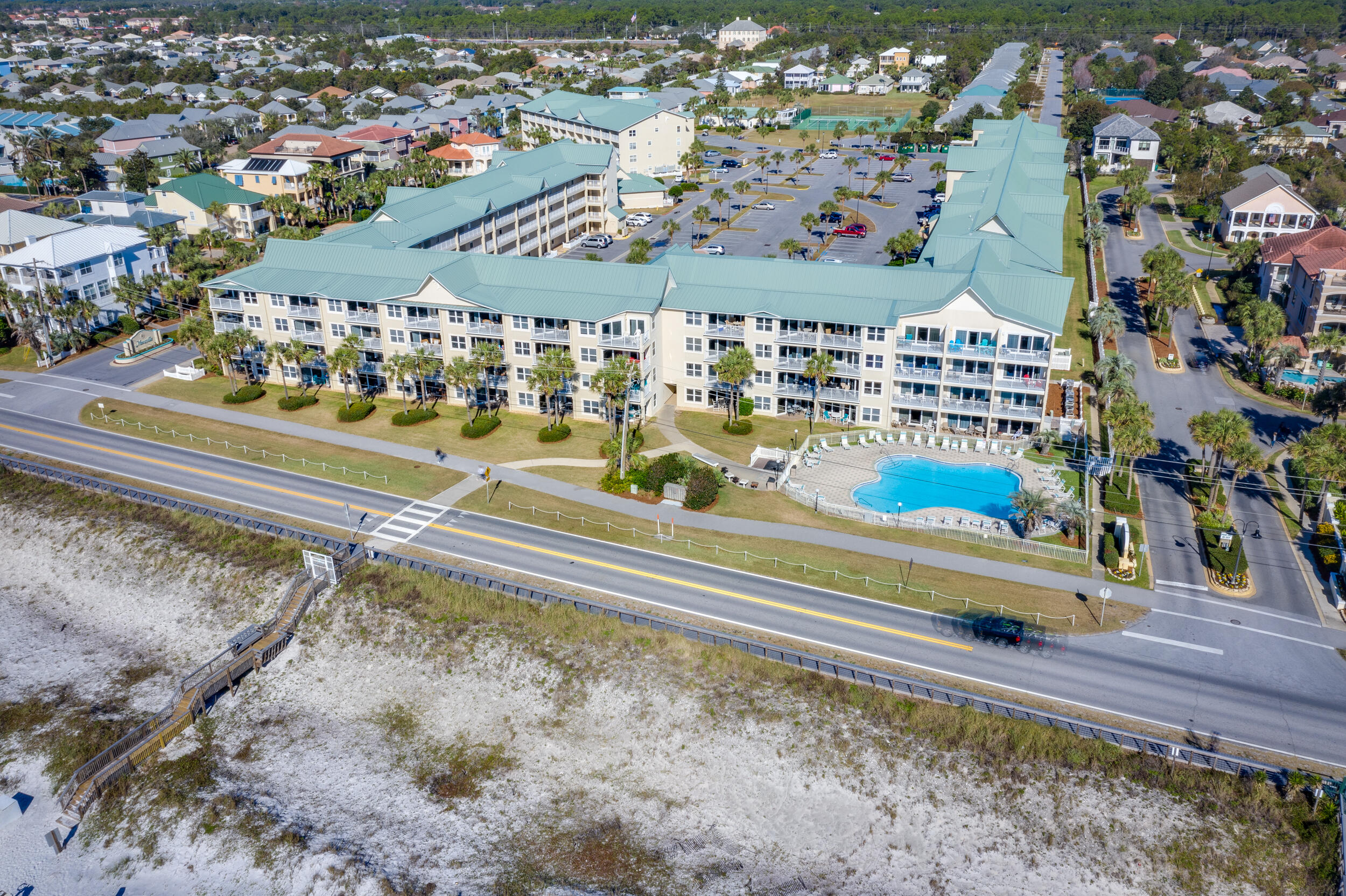 MARAVILLA CONDO 2 - Residential