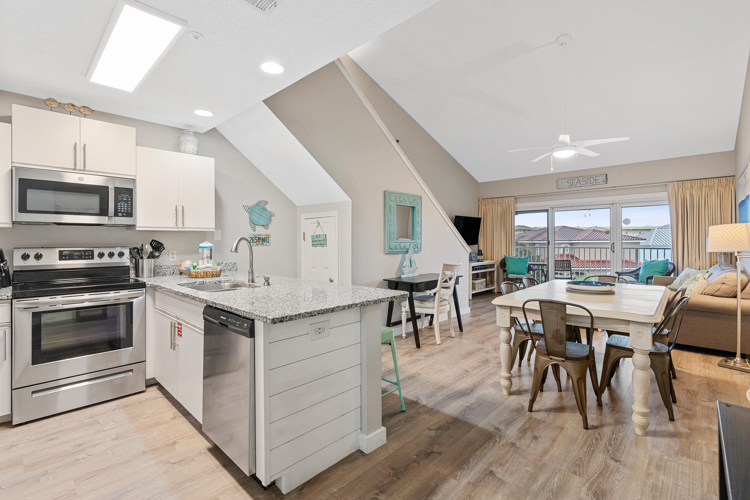 MARAVILLA CONDO 2 - Residential