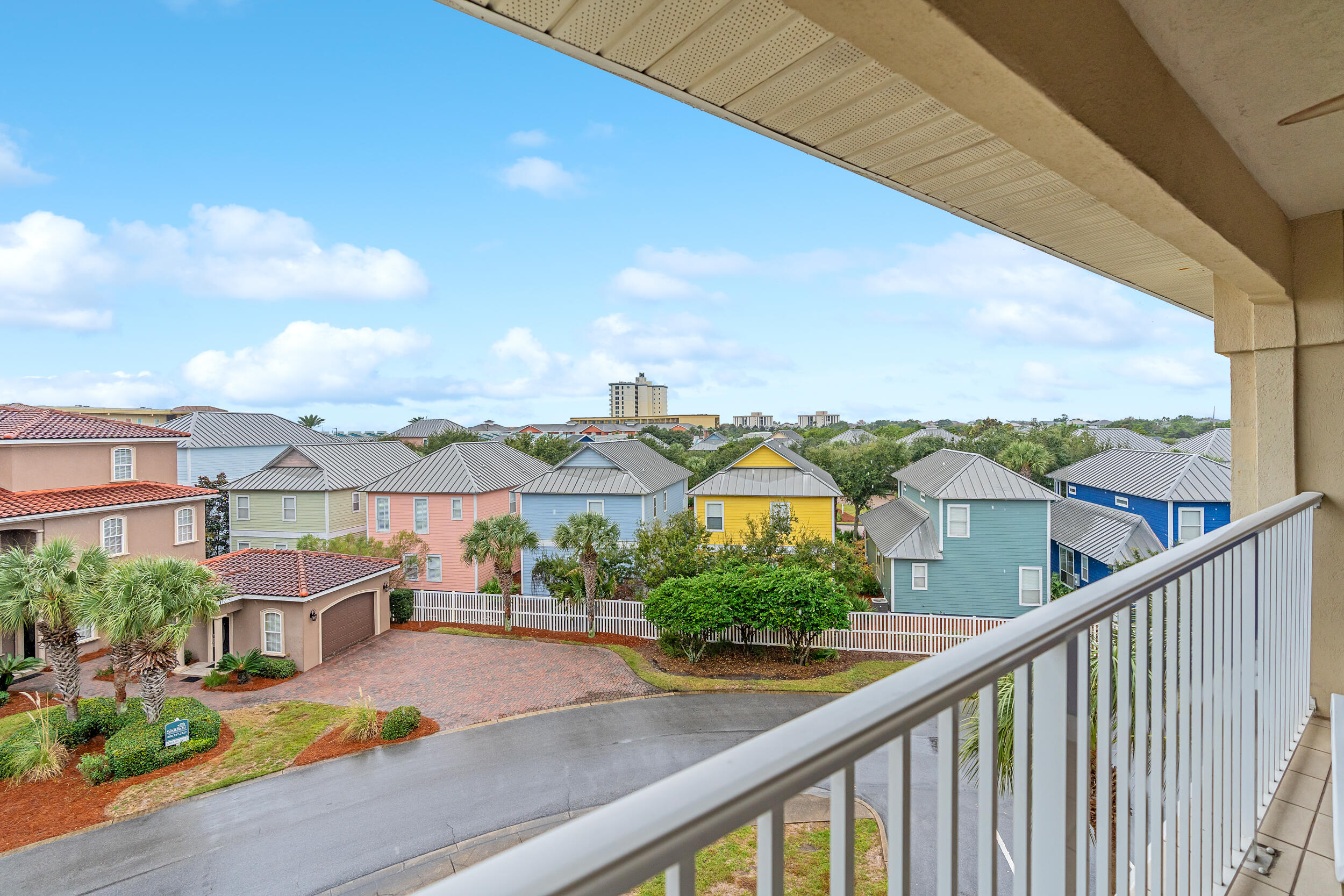 MARAVILLA CONDO 2 - Residential