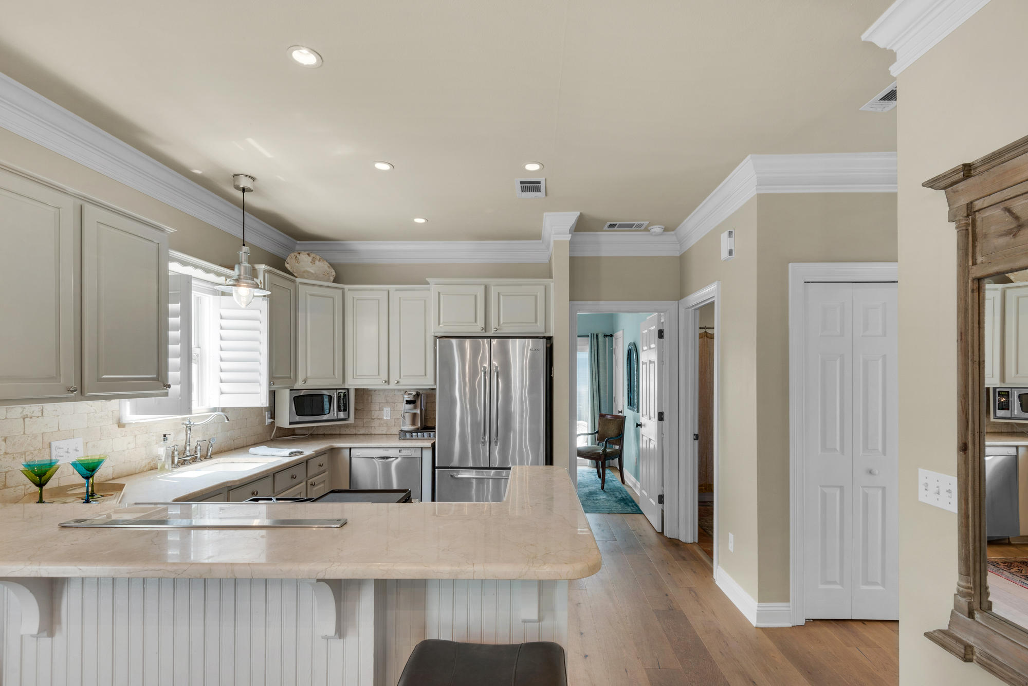 CRYSTAL SHORES - Residential