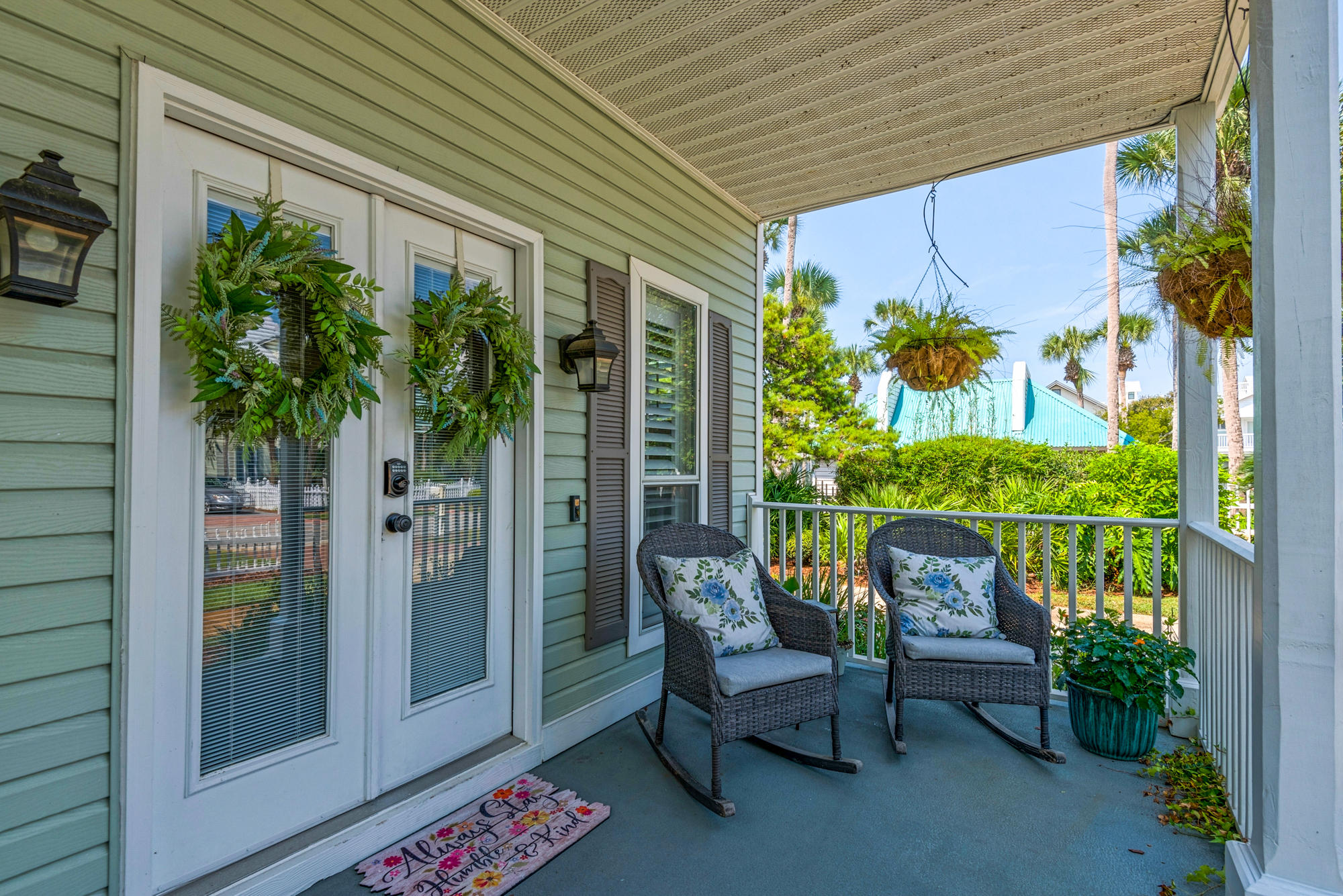 CRYSTAL SHORES - Residential