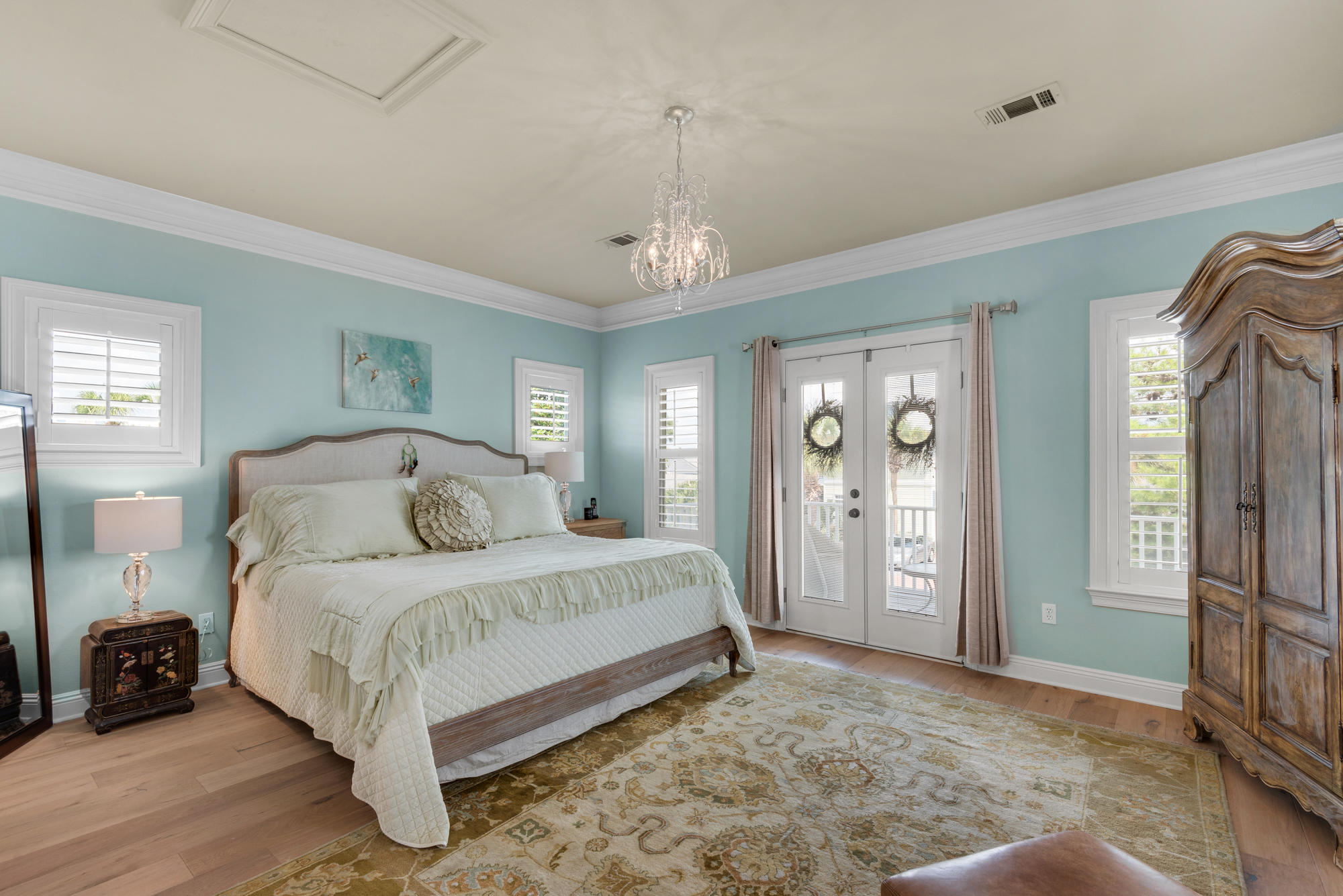 CRYSTAL SHORES - Residential