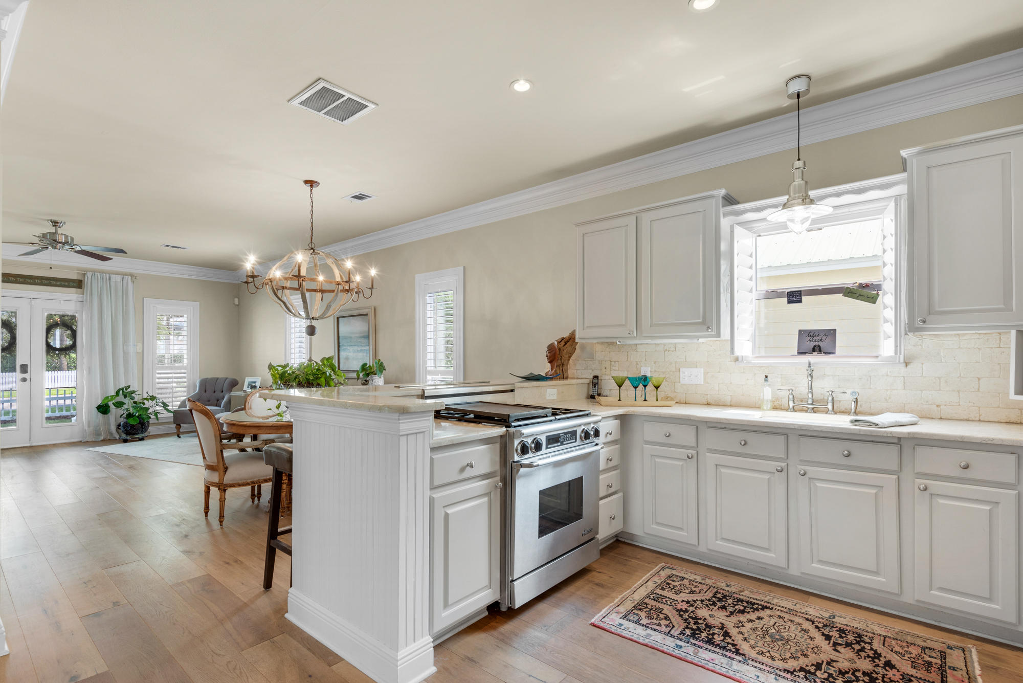 CRYSTAL SHORES - Residential