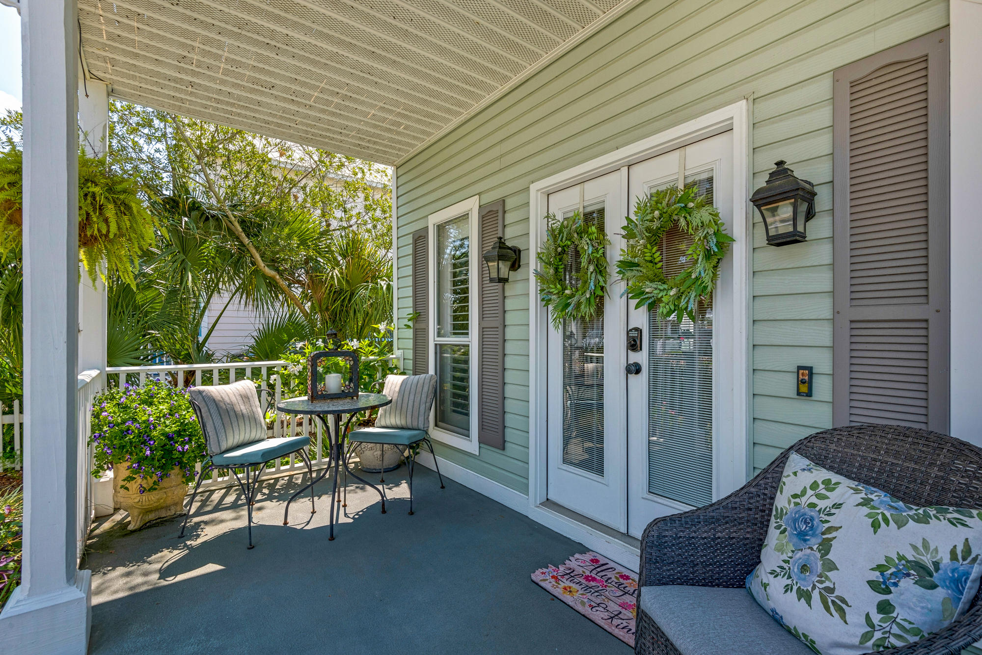 CRYSTAL SHORES - Residential