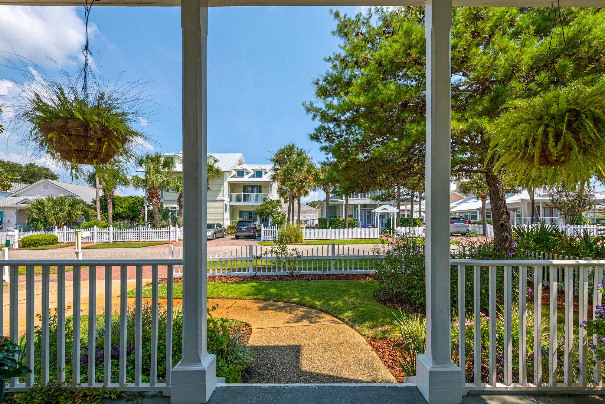 CRYSTAL SHORES - Residential