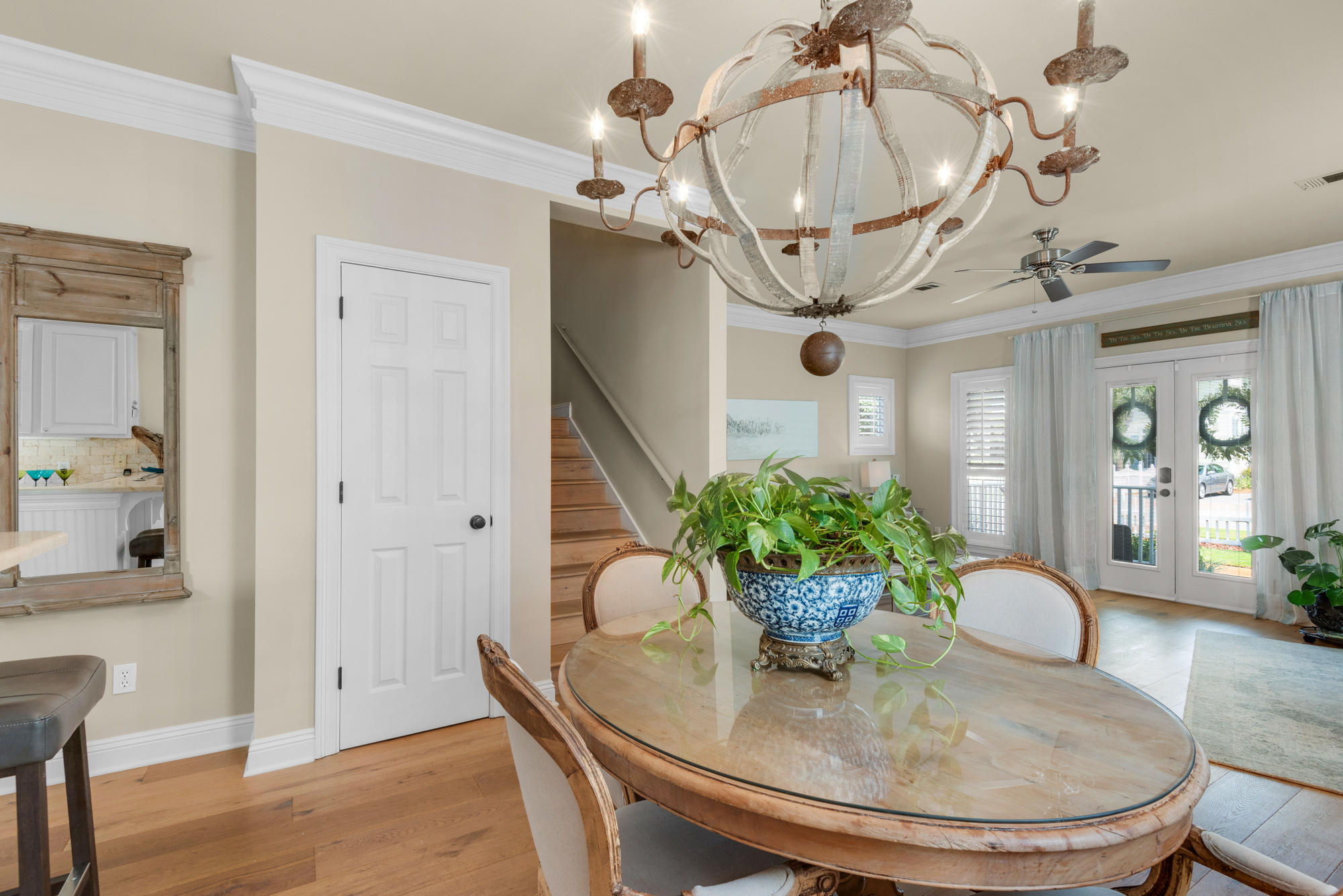 CRYSTAL SHORES - Residential