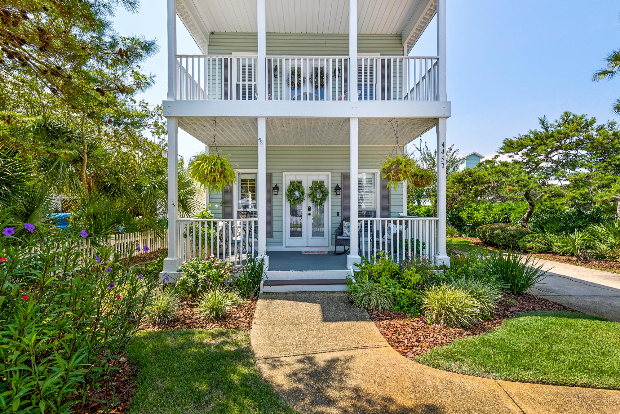 CRYSTAL SHORES - Residential