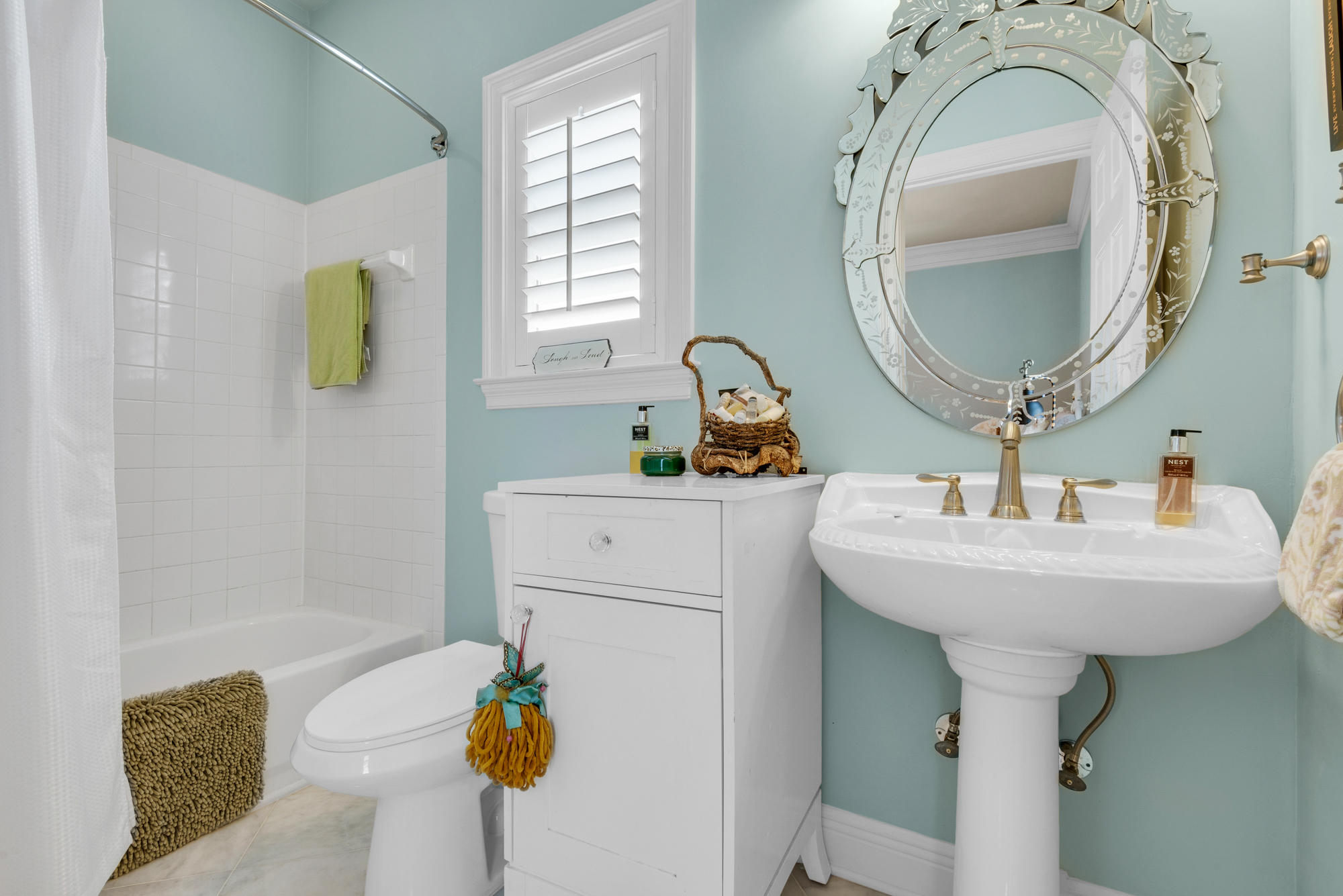 CRYSTAL SHORES - Residential