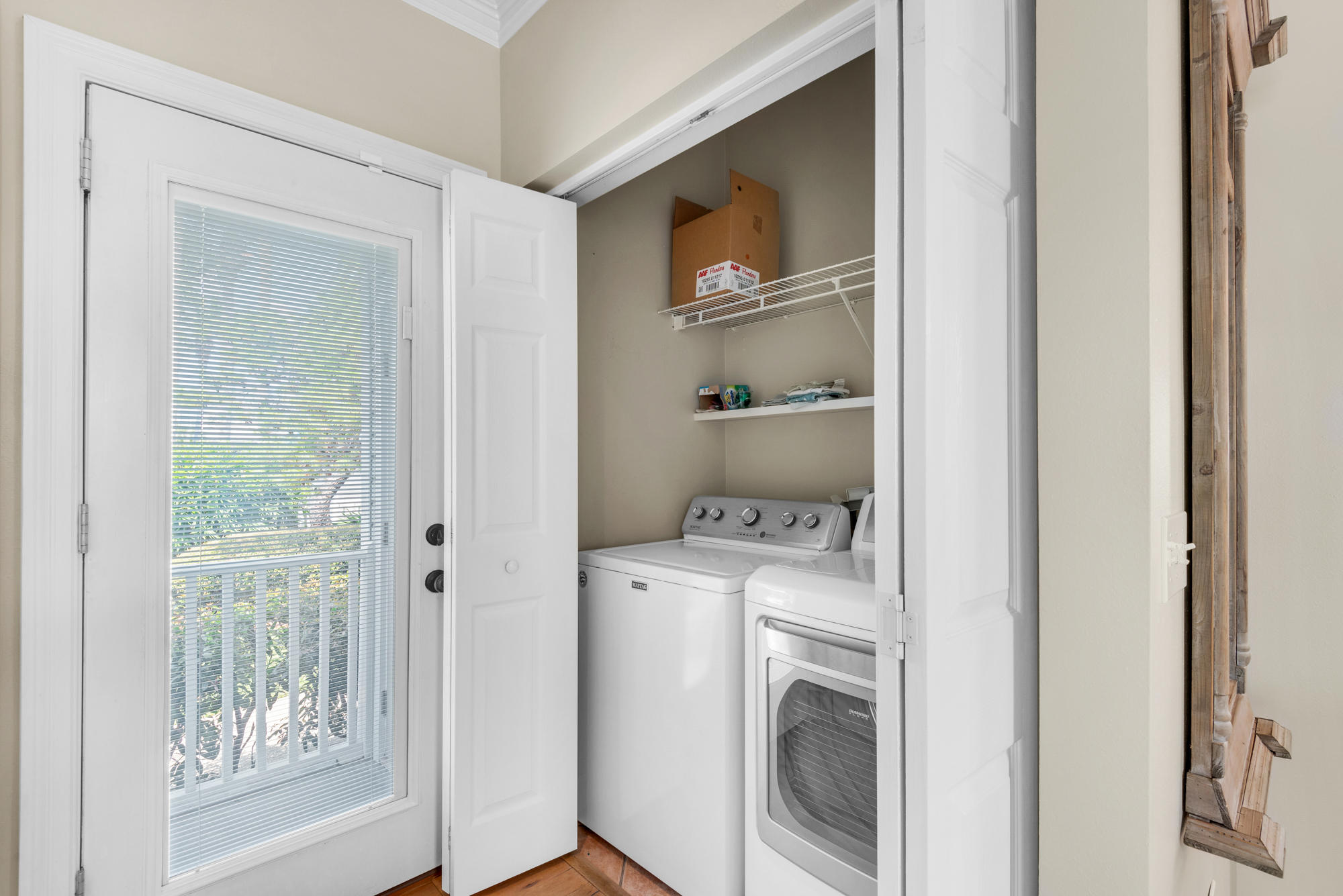 CRYSTAL SHORES - Residential